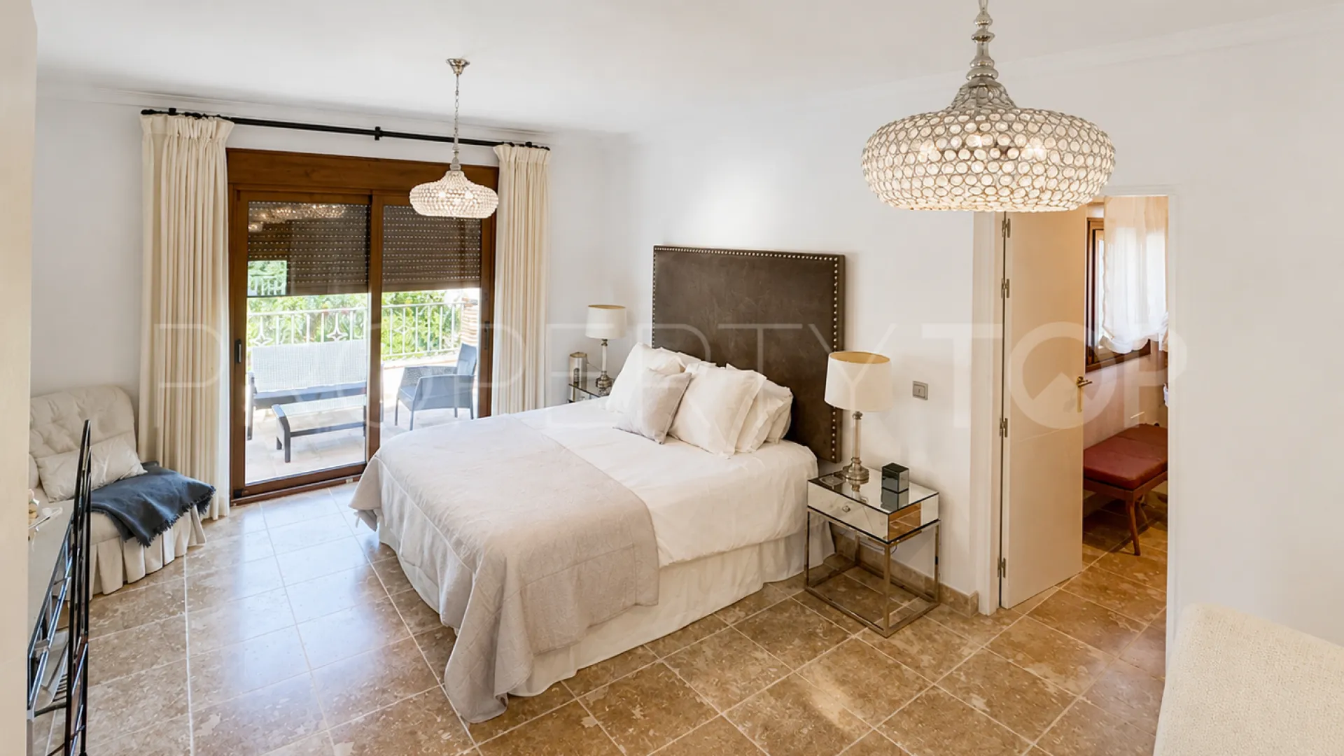Villa con 4 dormitorios en venta en Sotogrande Costa