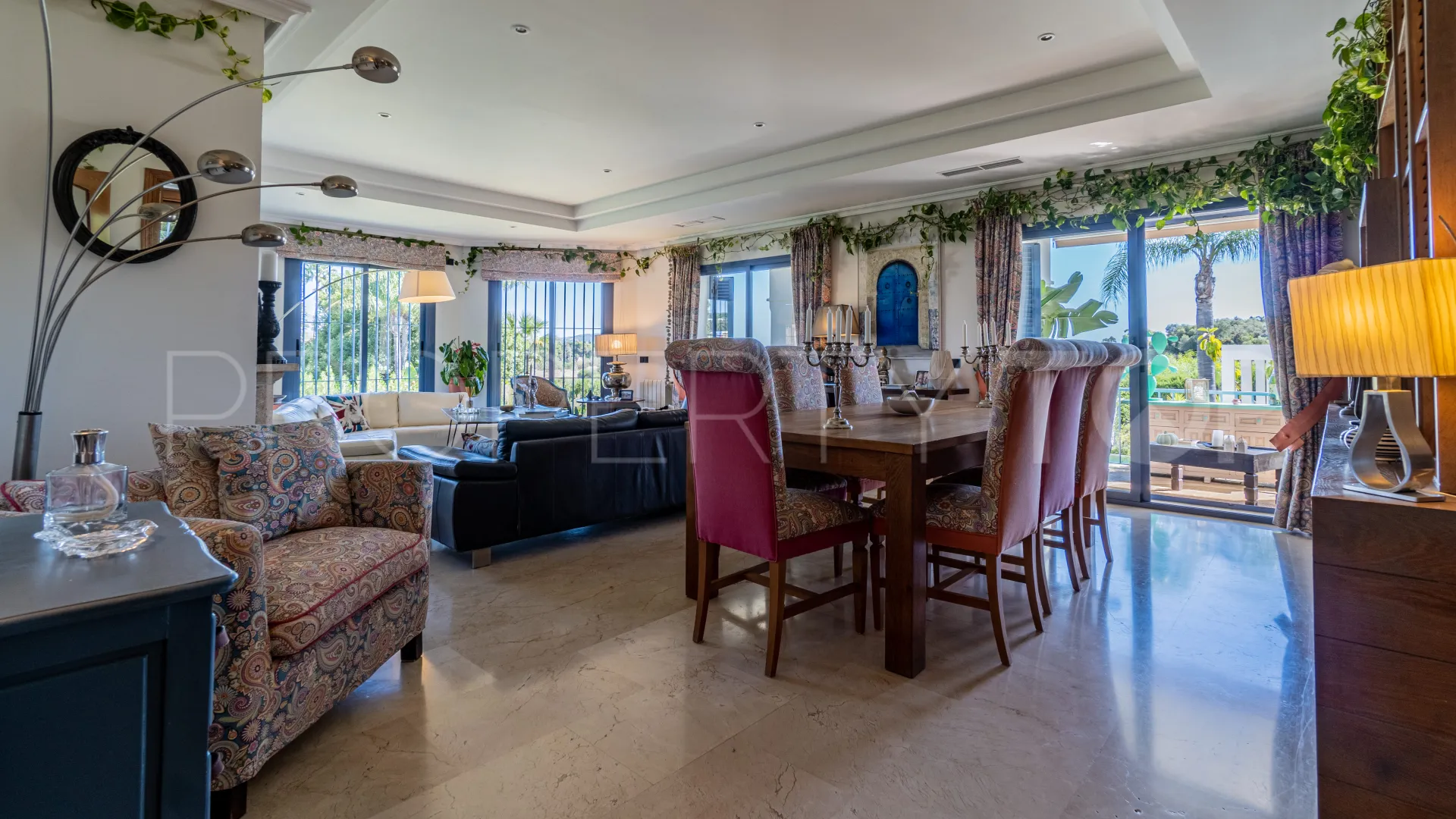 Villa for sale in Zona B with 6 bedrooms