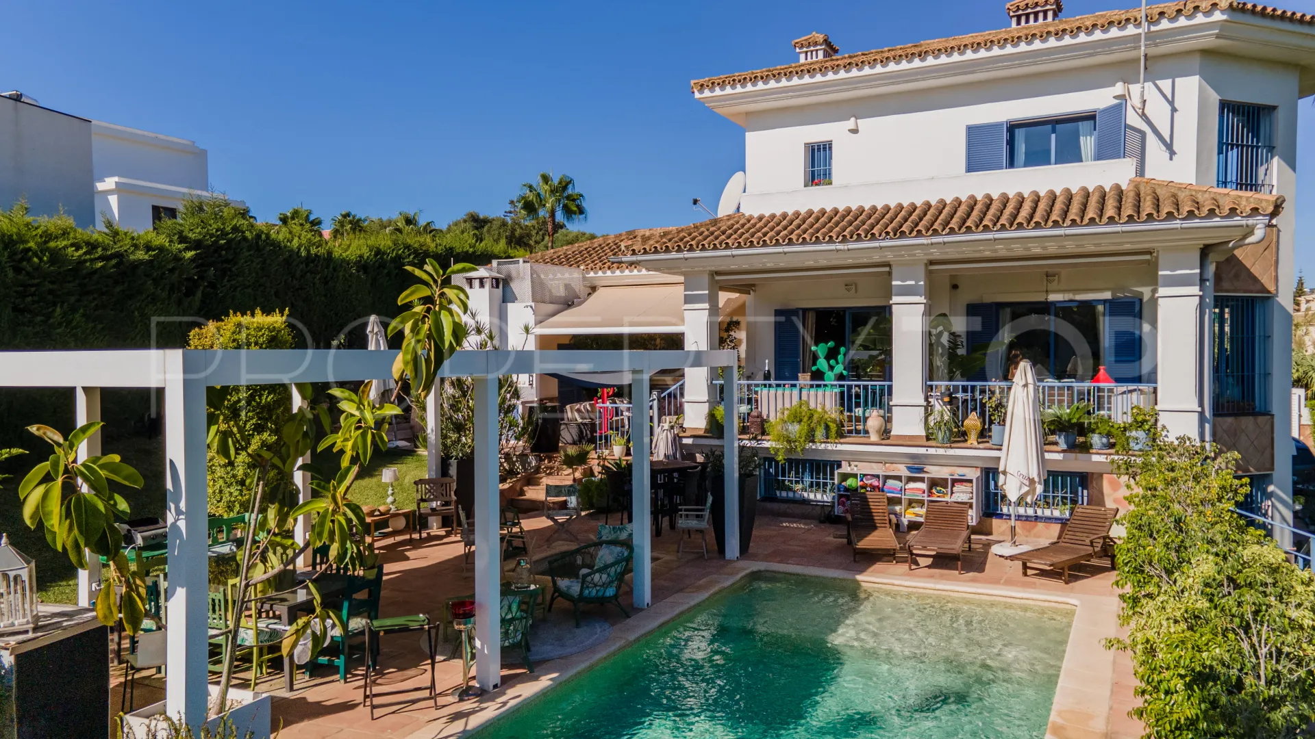 Villa for sale in Zona B with 6 bedrooms
