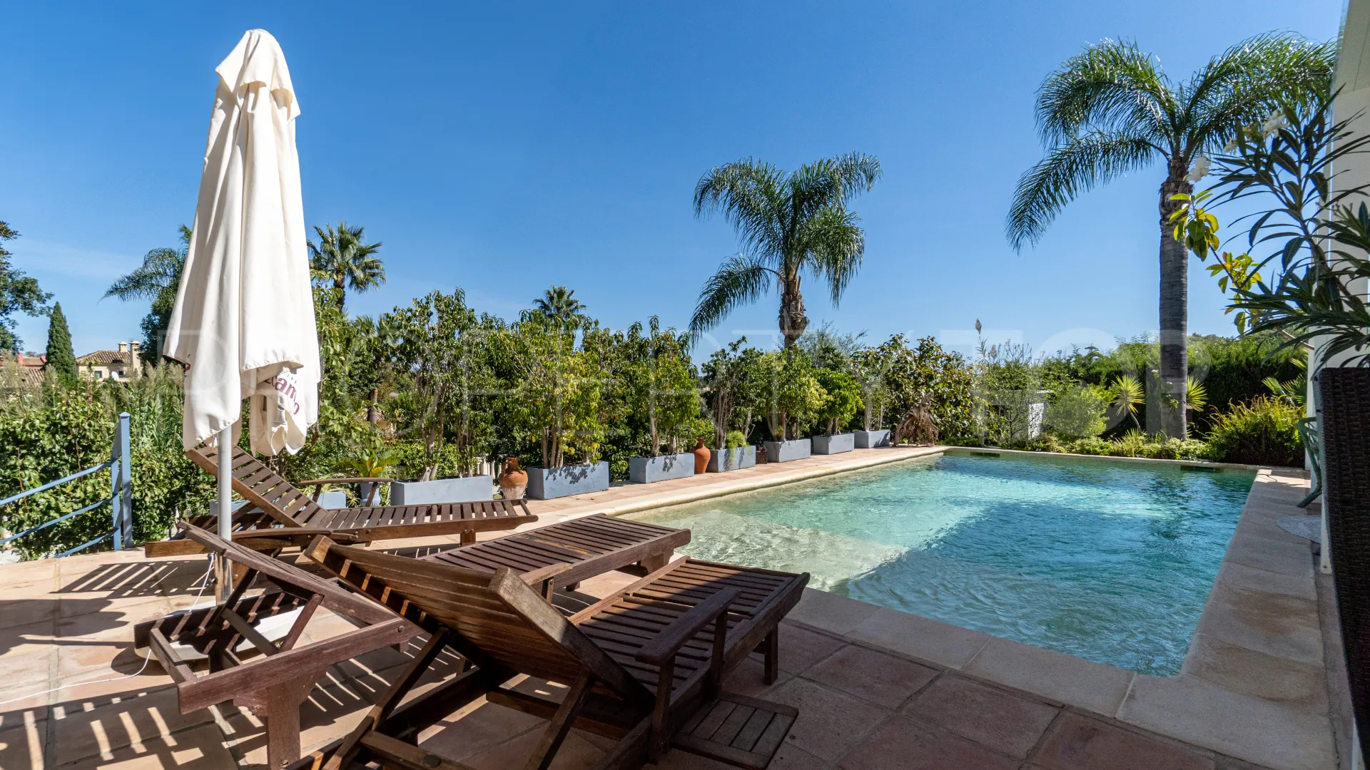 Villa for sale in Zona B with 6 bedrooms