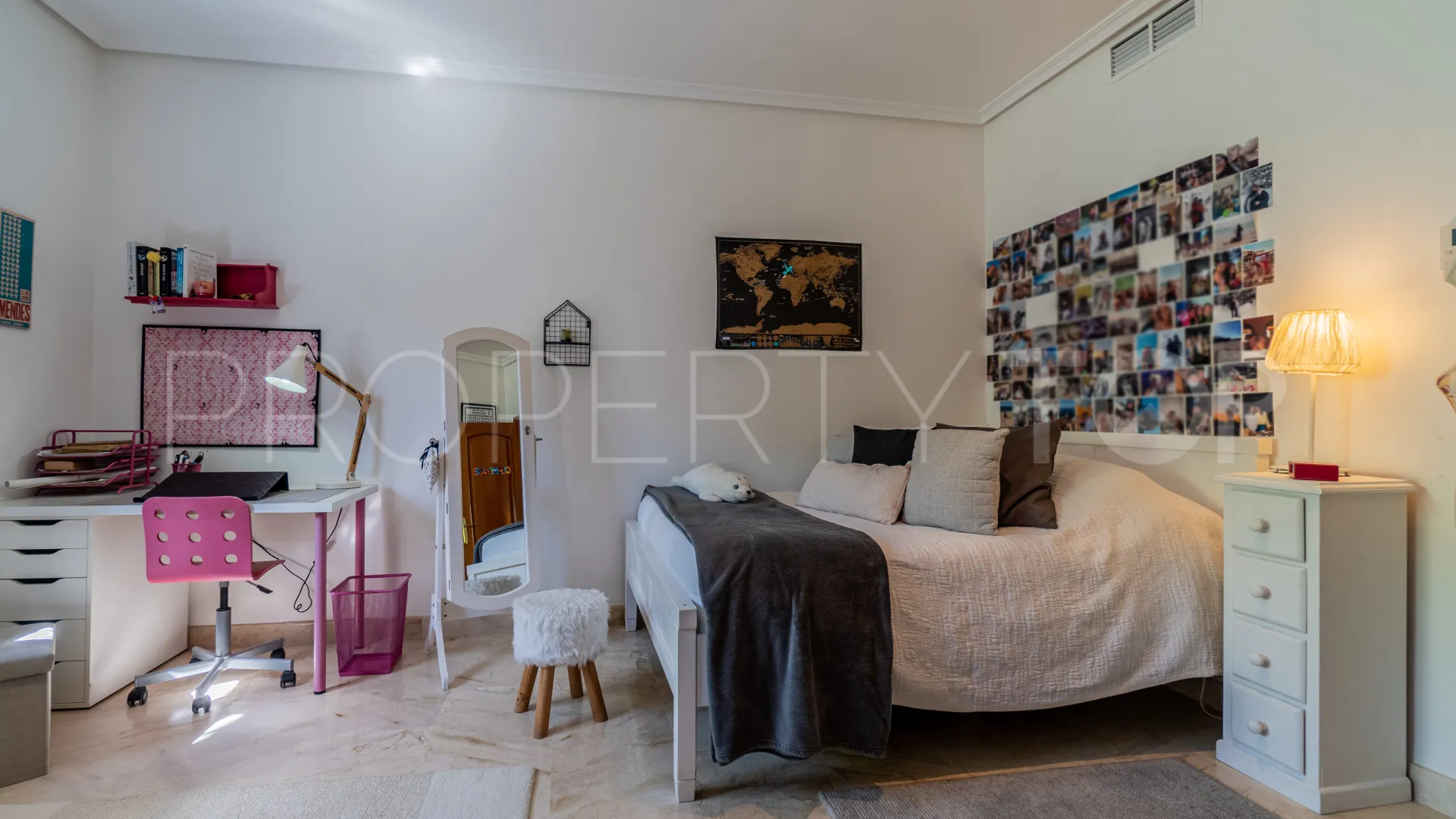 Villa for sale in Zona B with 6 bedrooms