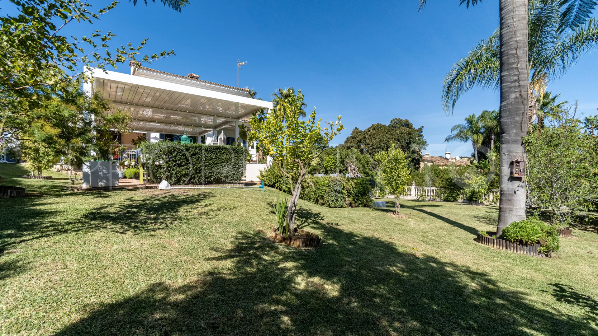 Villa for sale in Zona B with 6 bedrooms