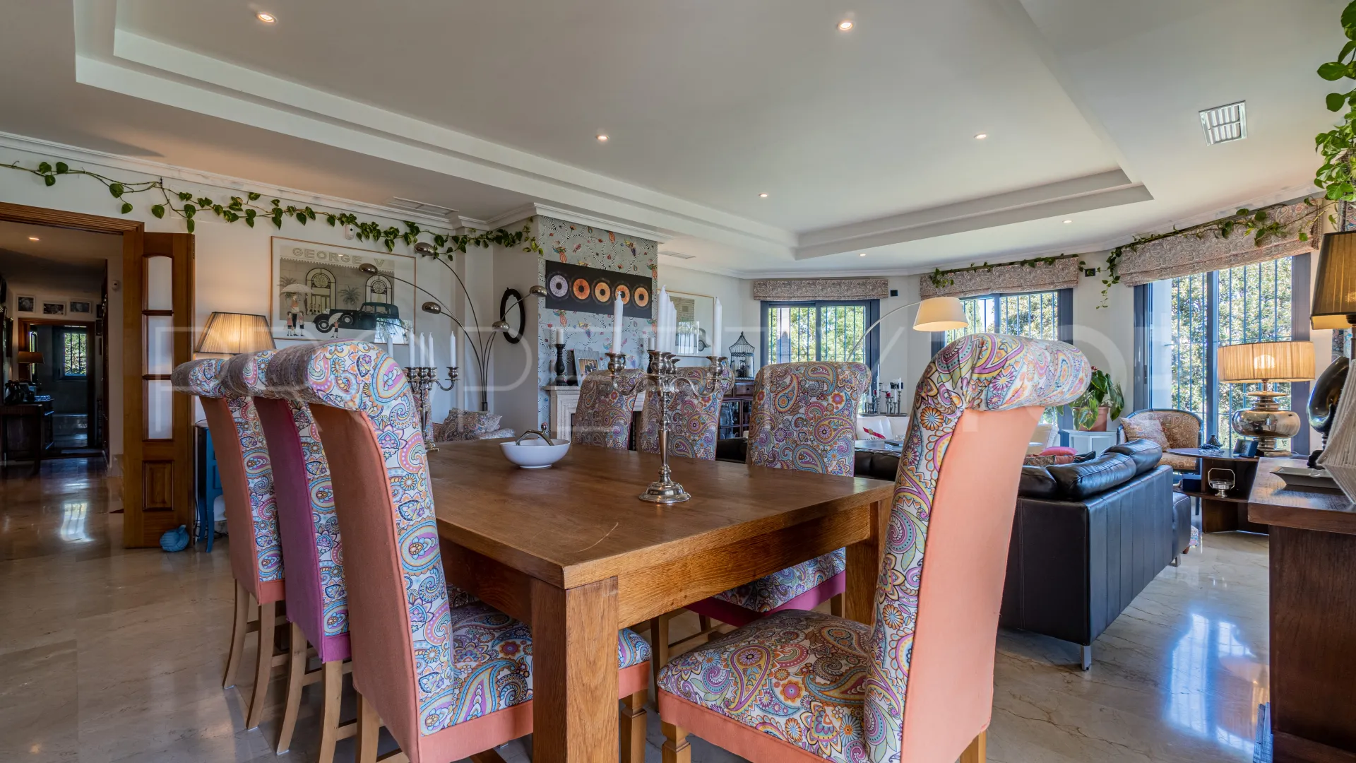 Villa for sale in Zona B with 6 bedrooms
