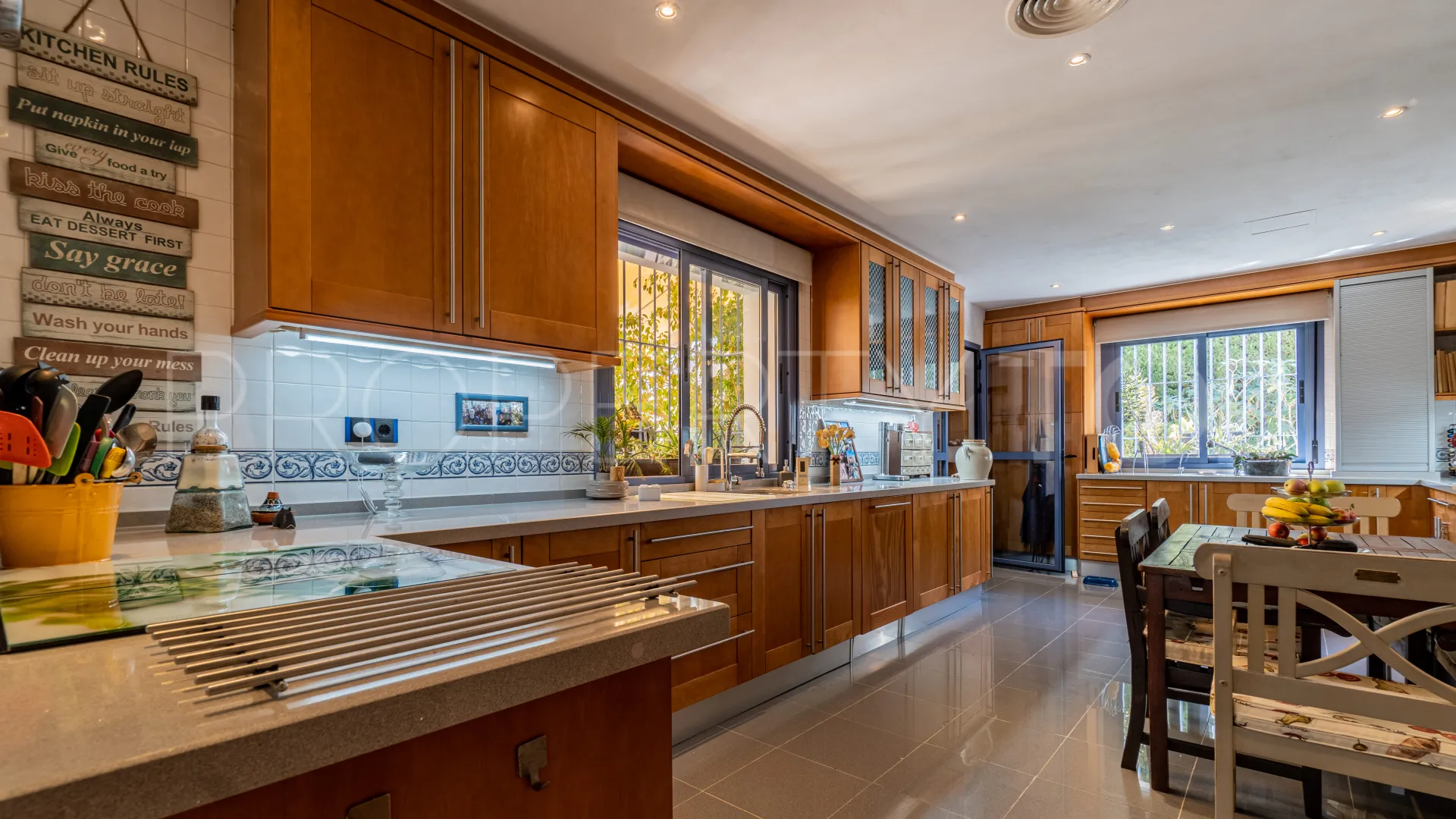 Villa for sale in Zona B with 6 bedrooms