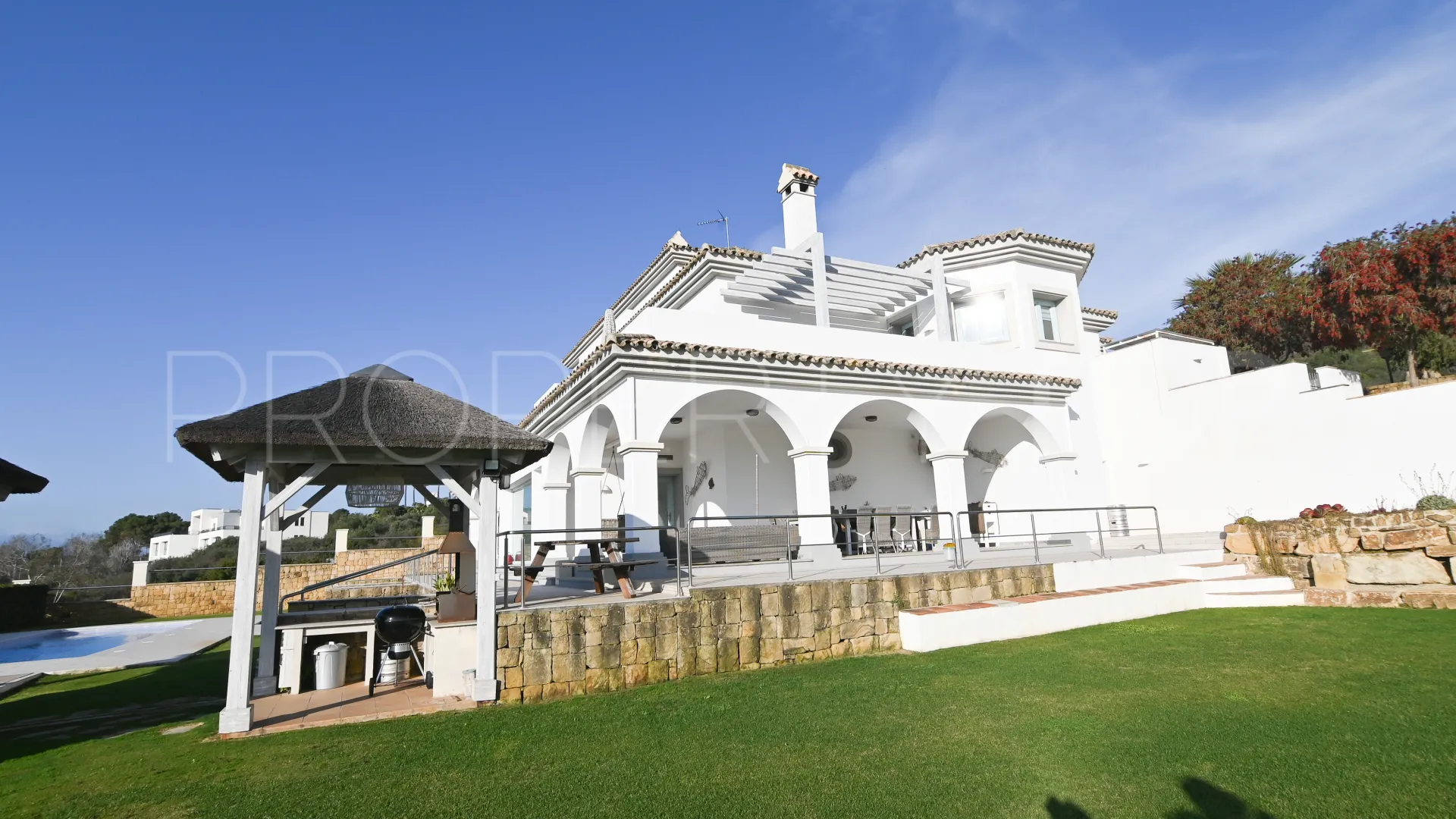 Se vende villa en La Reserva con 5 dormitorios