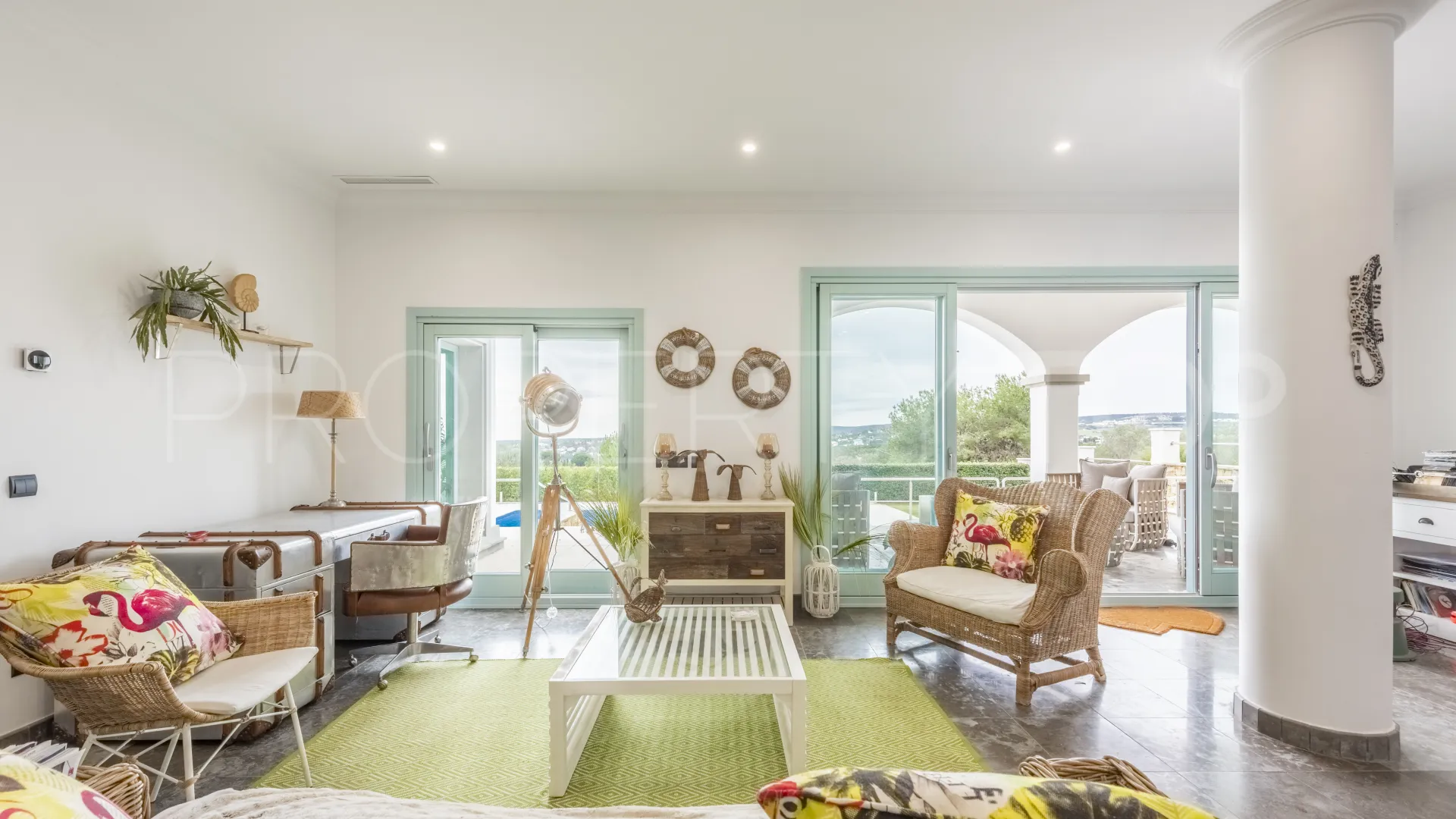 Se vende villa en La Reserva con 5 dormitorios