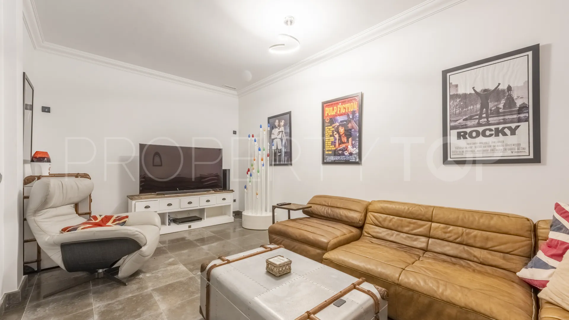 Se vende villa en La Reserva con 5 dormitorios