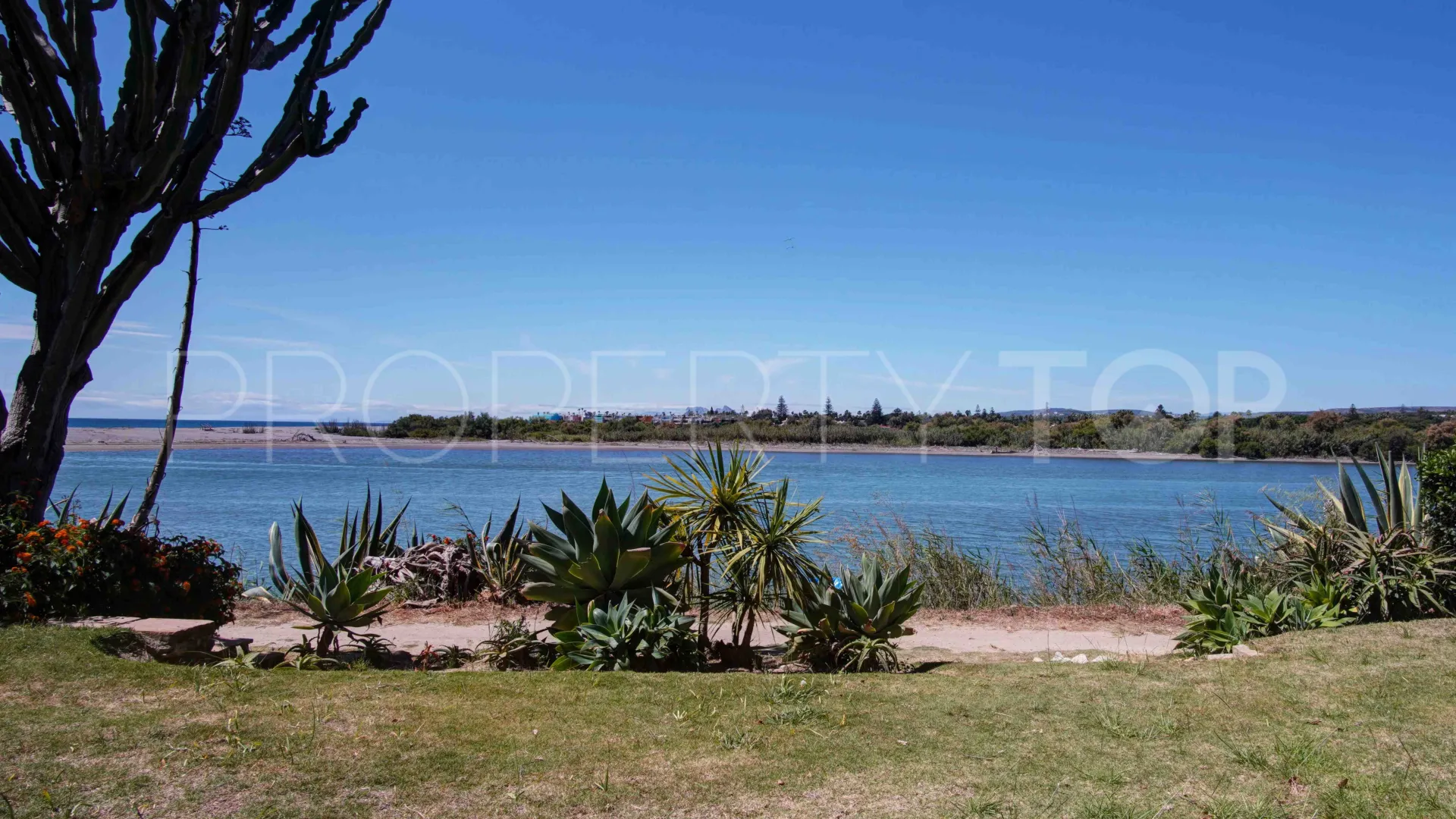 For sale town house in Ribera del Rio with 2 bedrooms