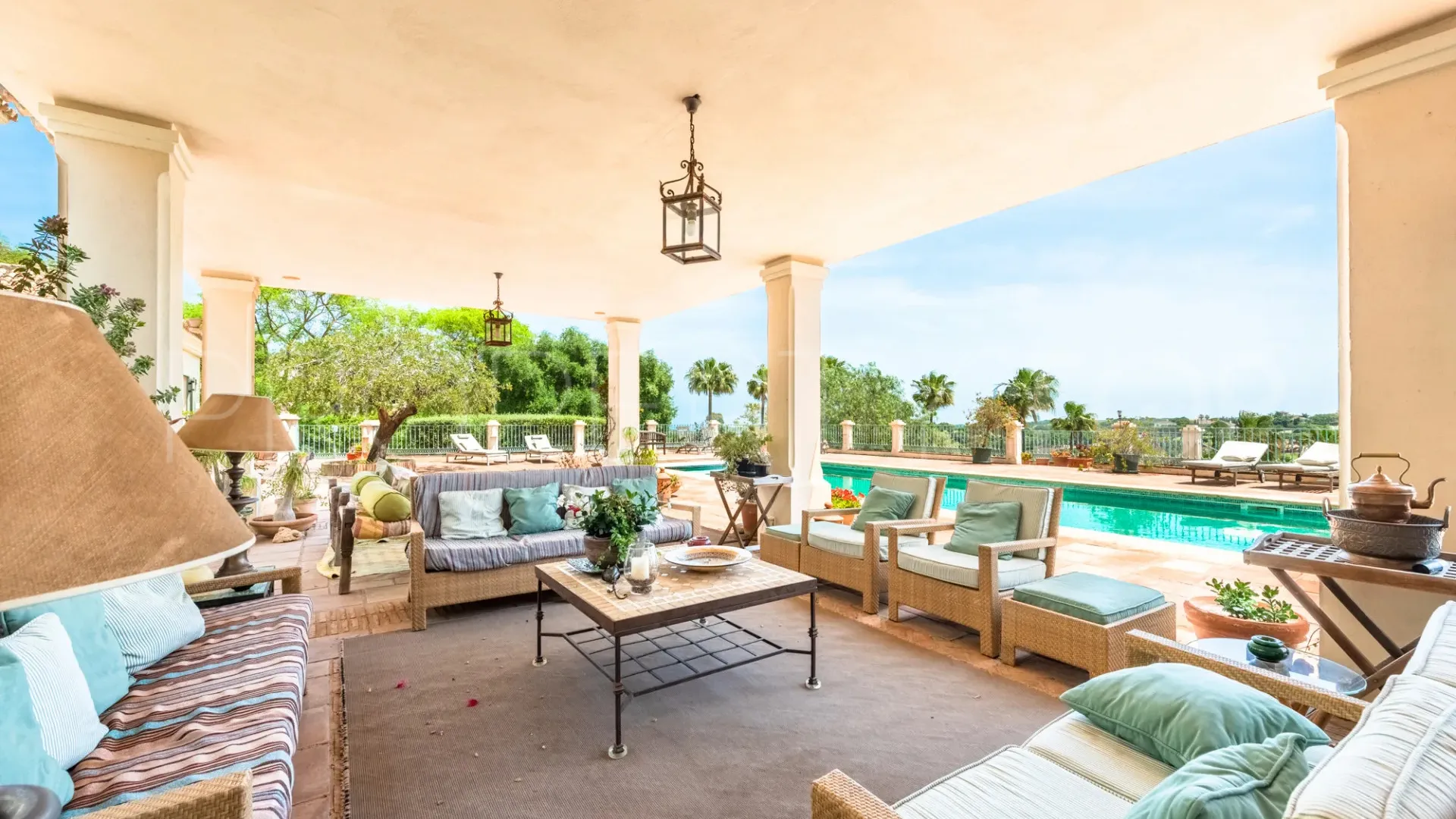 For sale villa with 9 bedrooms in Zona F