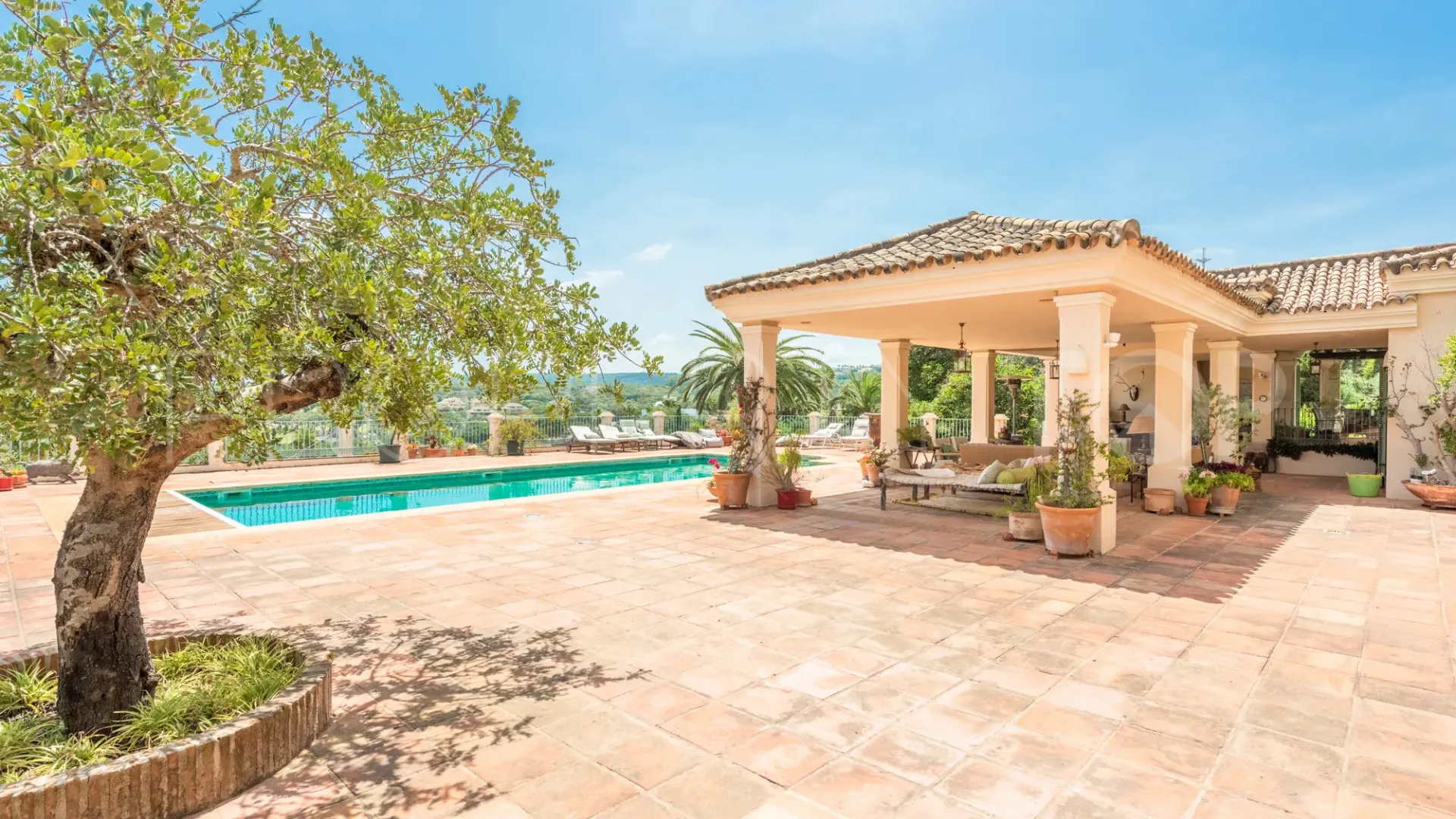For sale villa with 9 bedrooms in Zona F