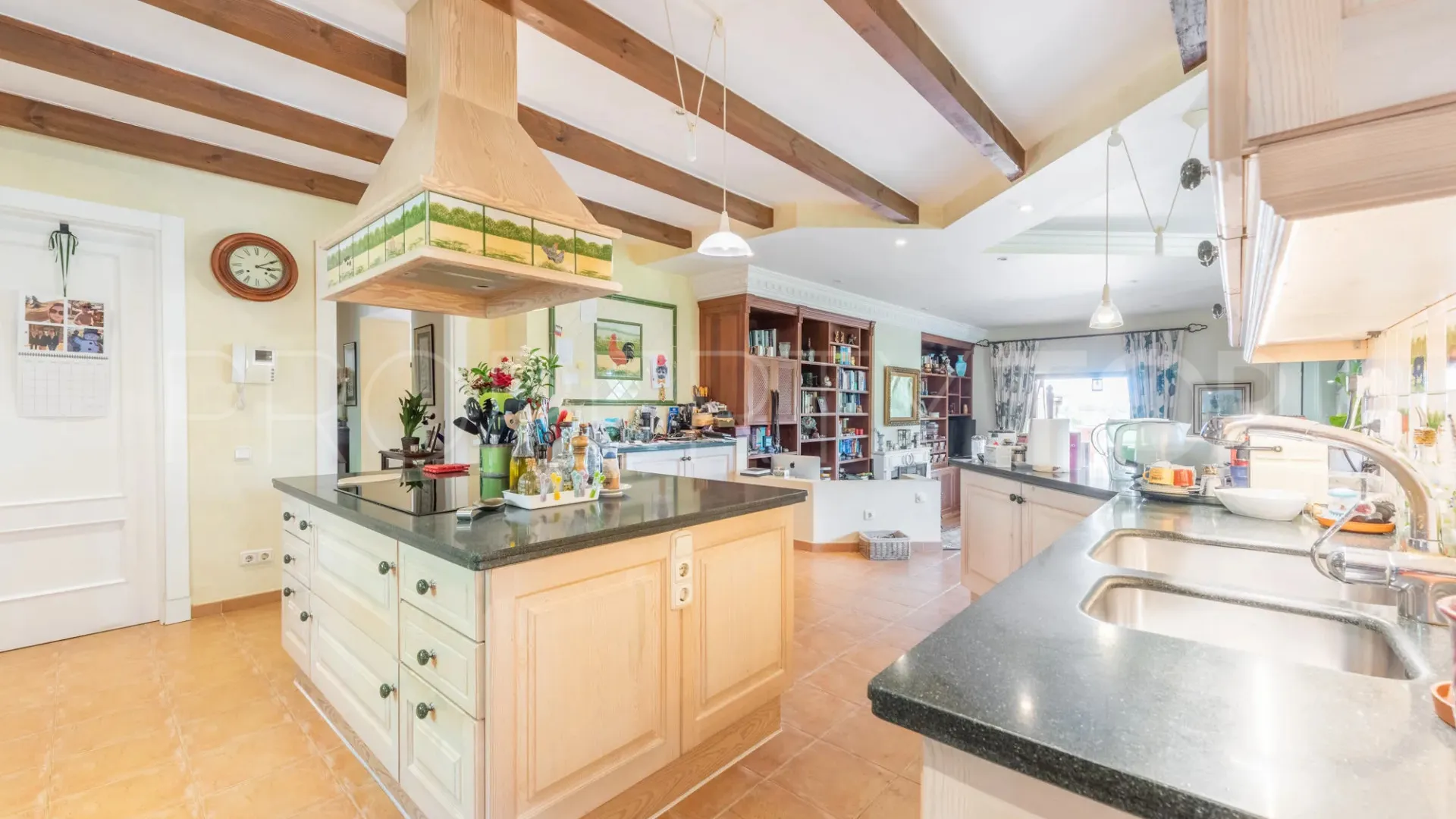 For sale villa with 9 bedrooms in Zona F