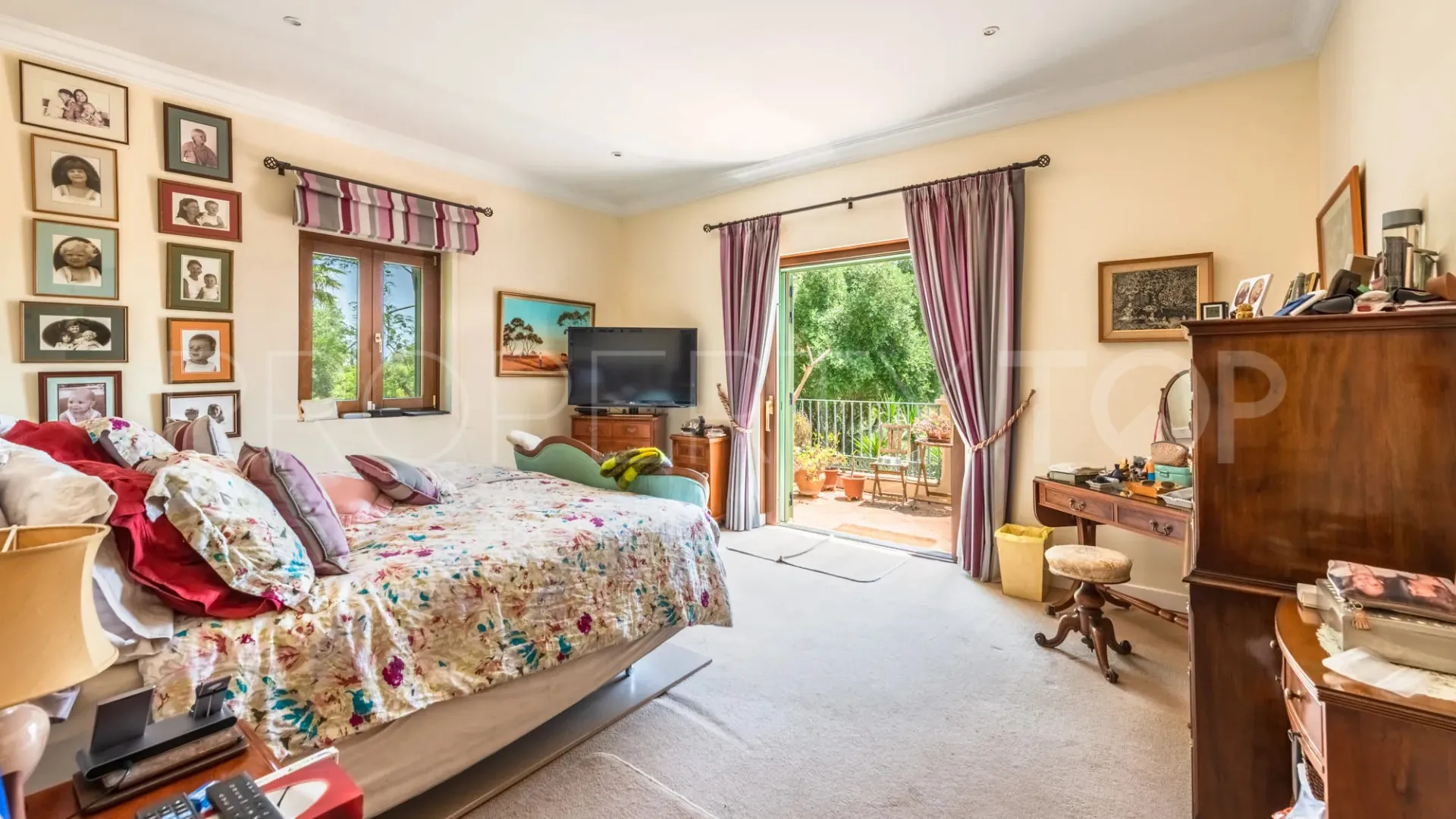 For sale villa with 9 bedrooms in Zona F