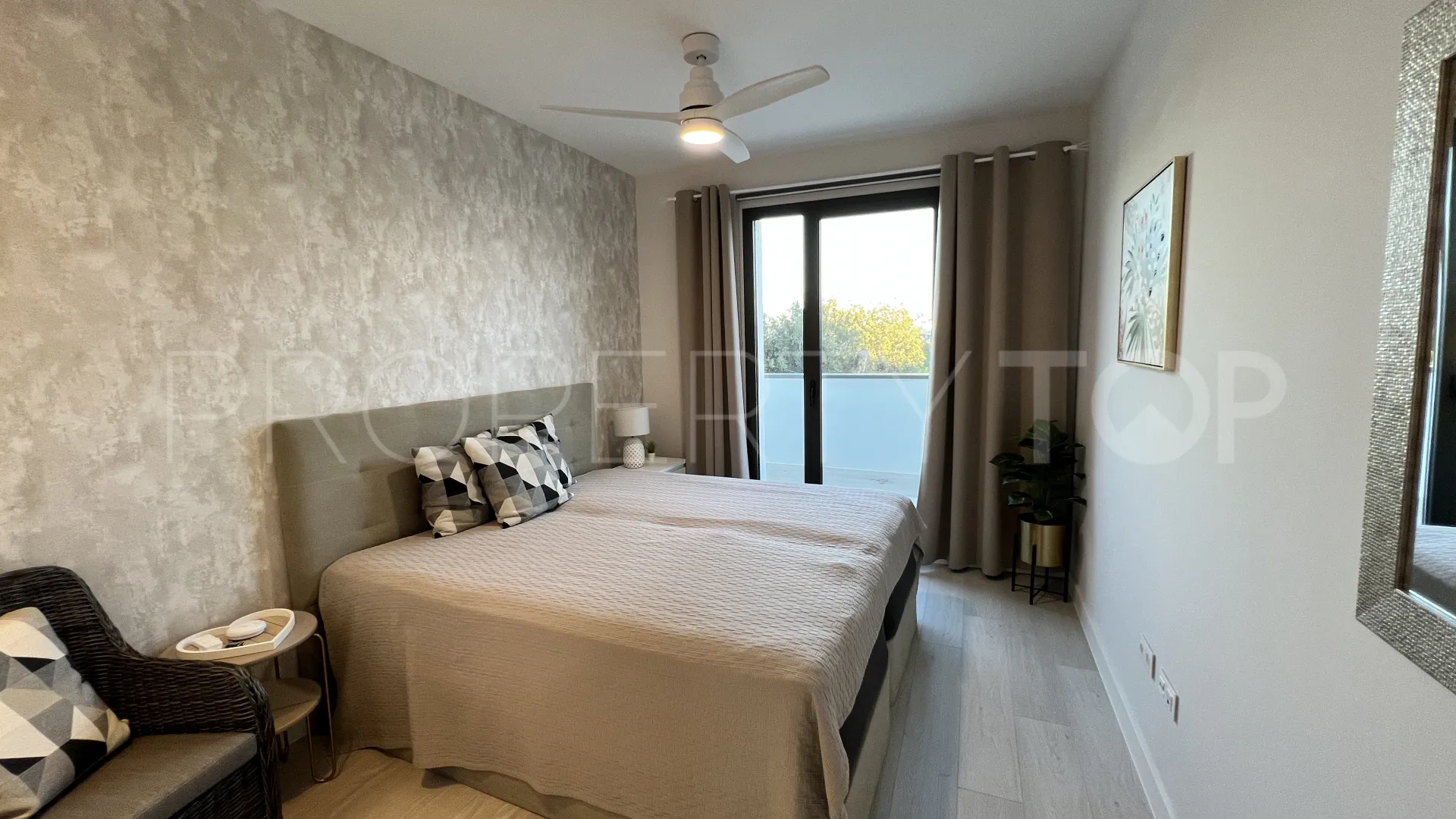 Comprar adosado en San Roque Club con 3 dormitorios