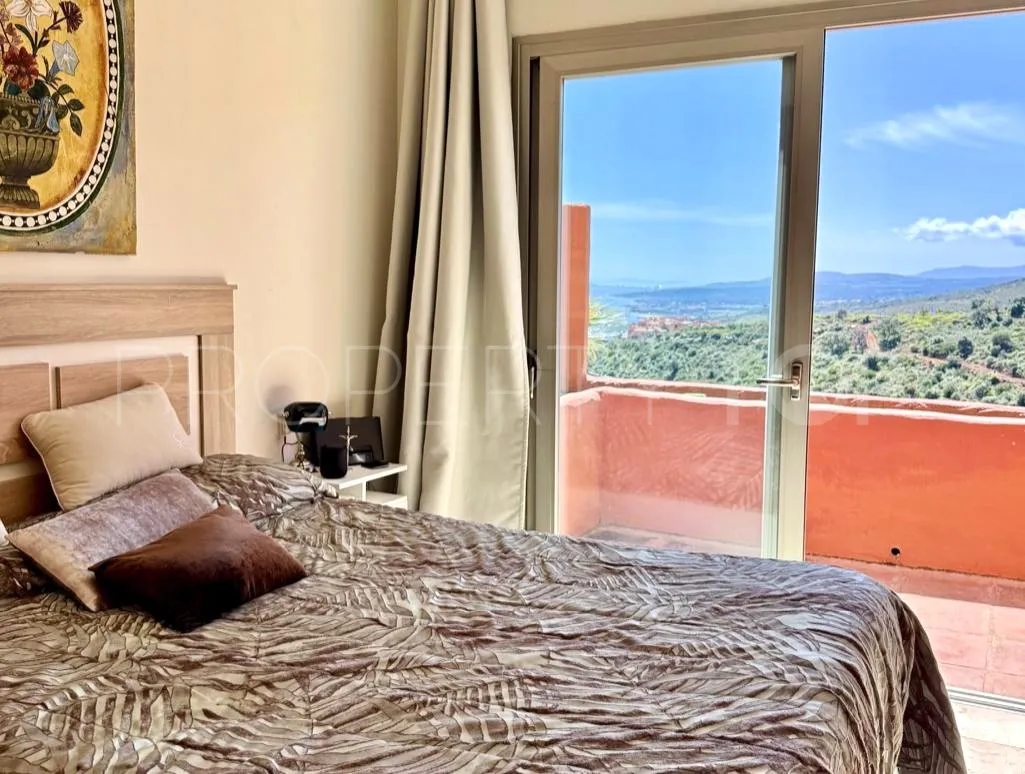 Bahia de las Rocas semi detached house for sale