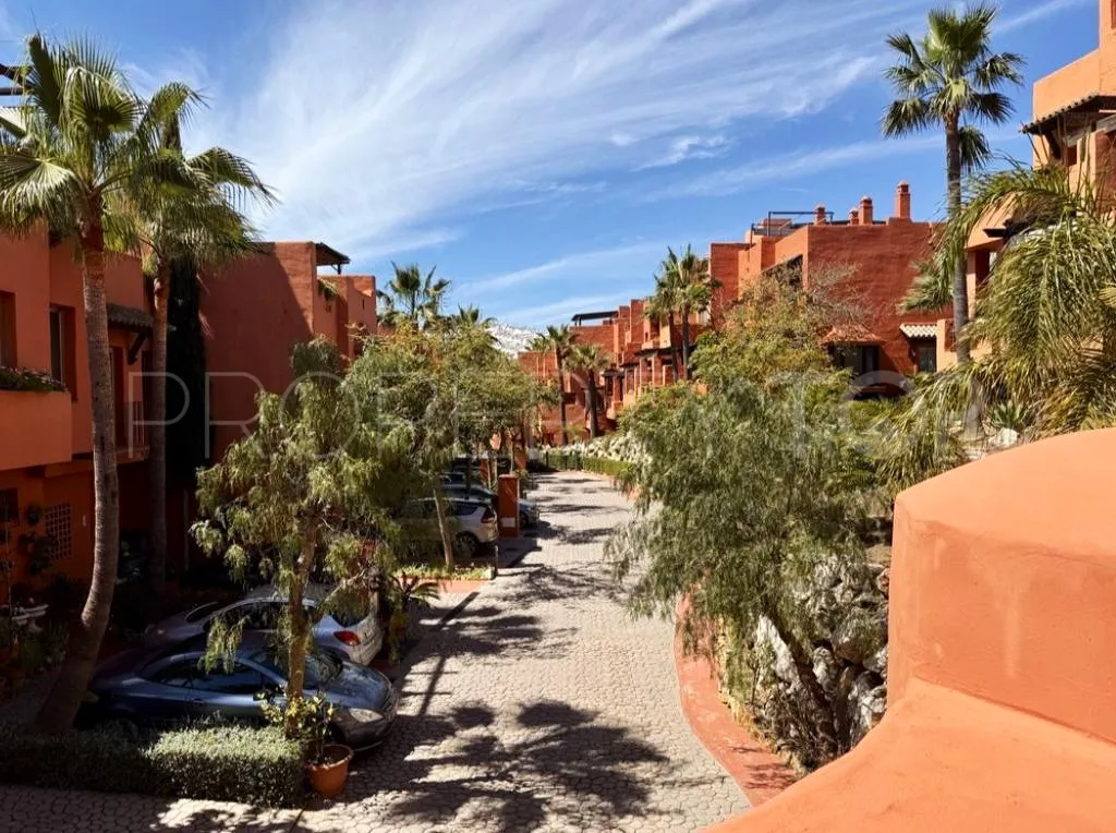 Bahia de las Rocas semi detached house for sale