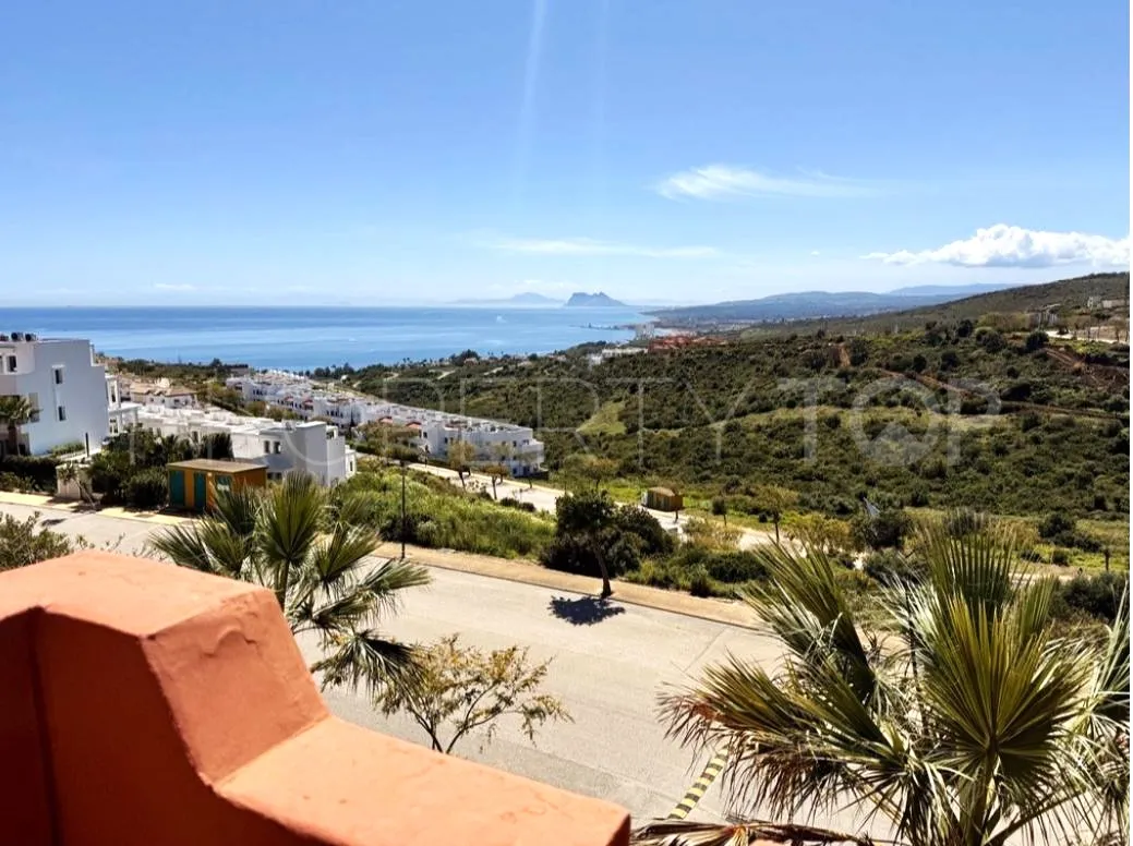 Bahia de las Rocas semi detached house for sale