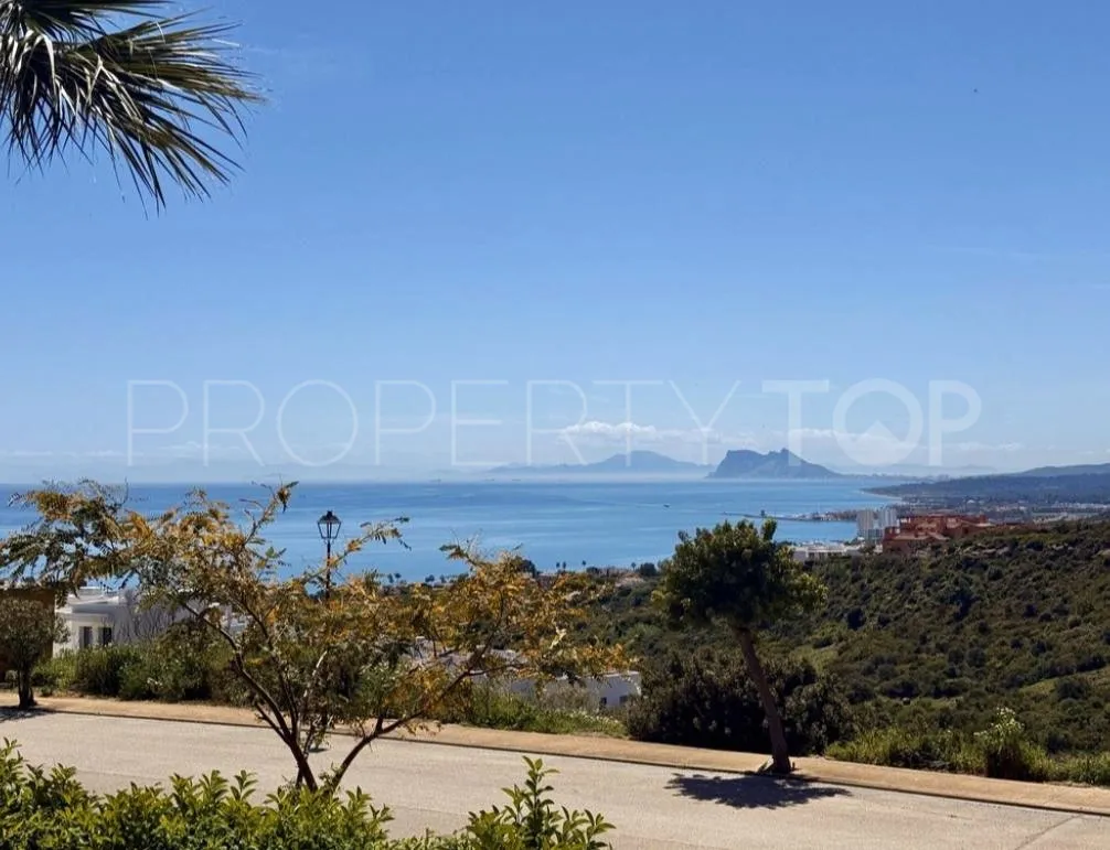 Bahia de las Rocas semi detached house for sale
