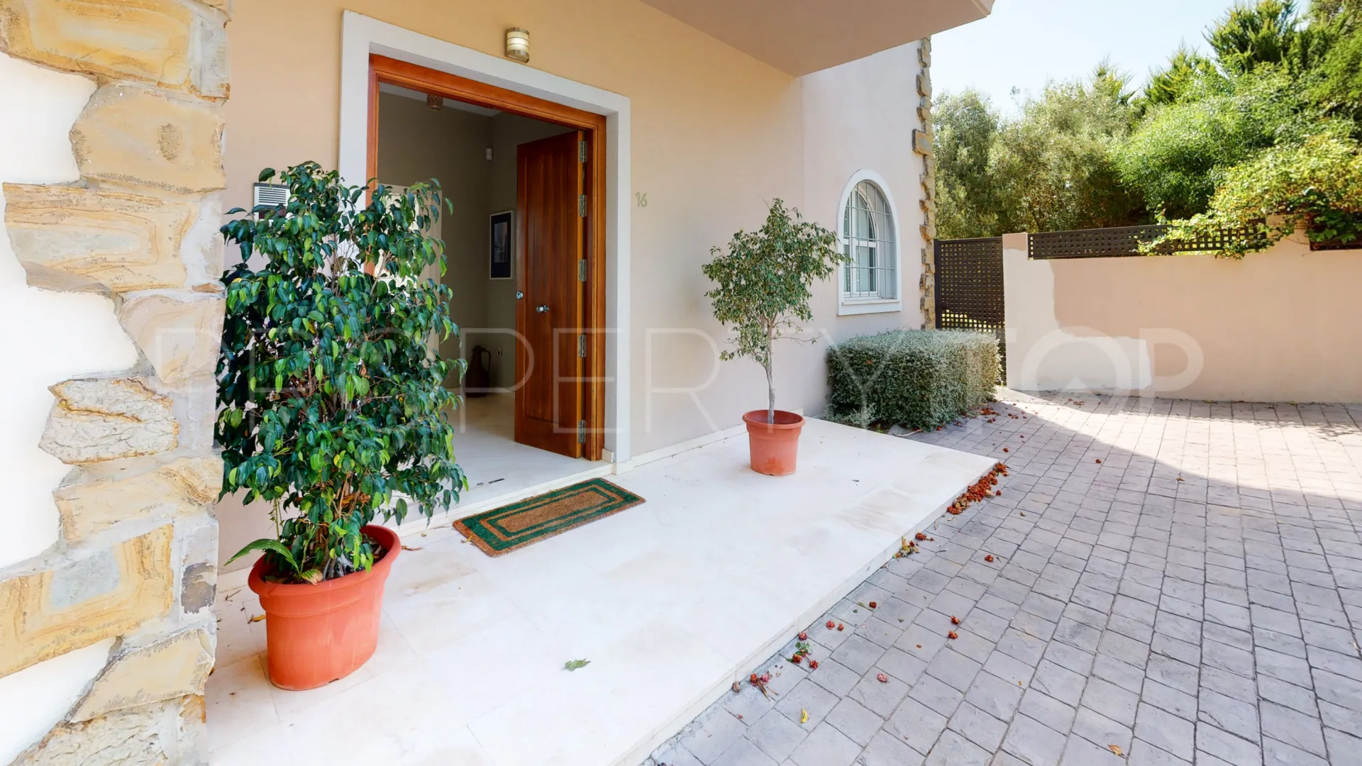 For sale villa in Sotogrande Alto with 7 bedrooms