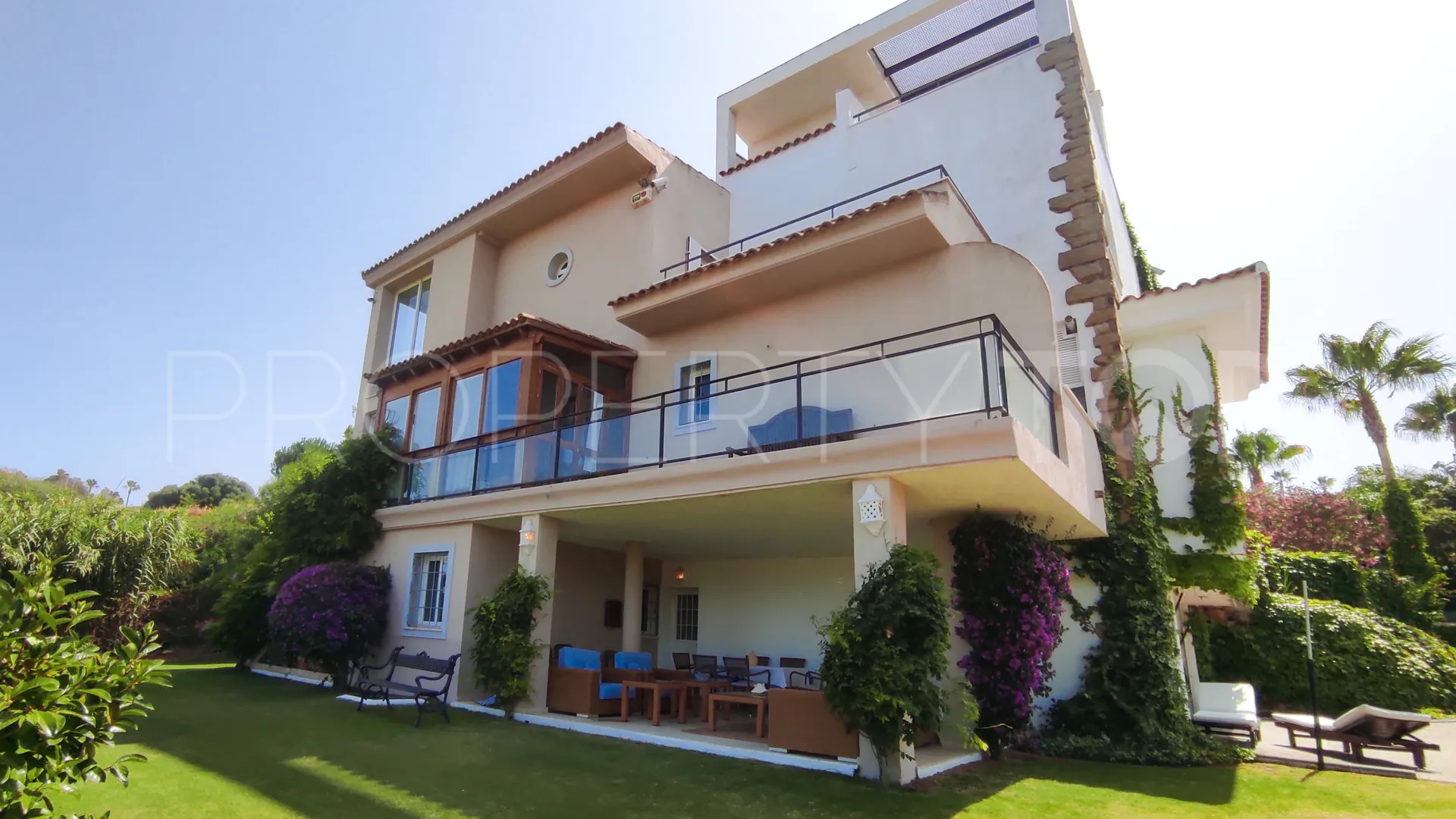 For sale villa in Sotogrande Alto with 7 bedrooms