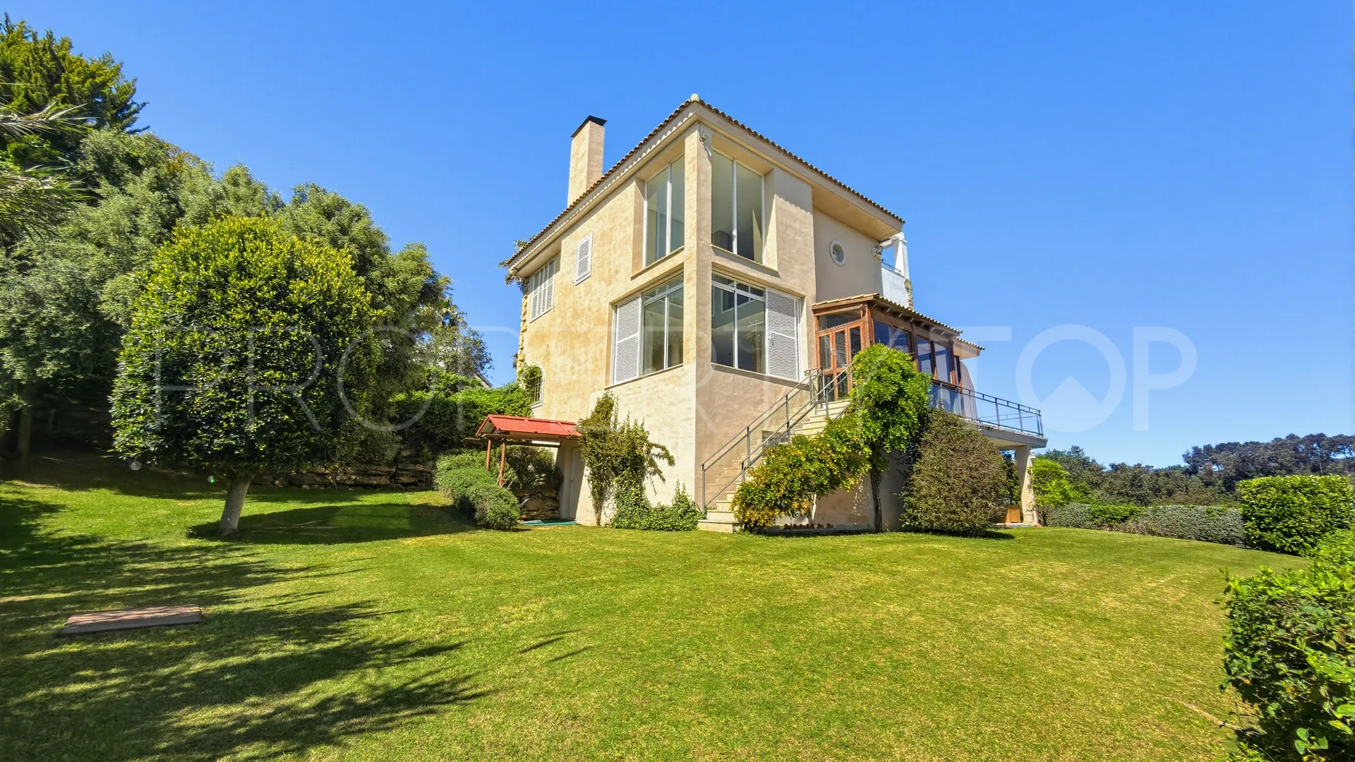 For sale villa in Sotogrande Alto with 7 bedrooms