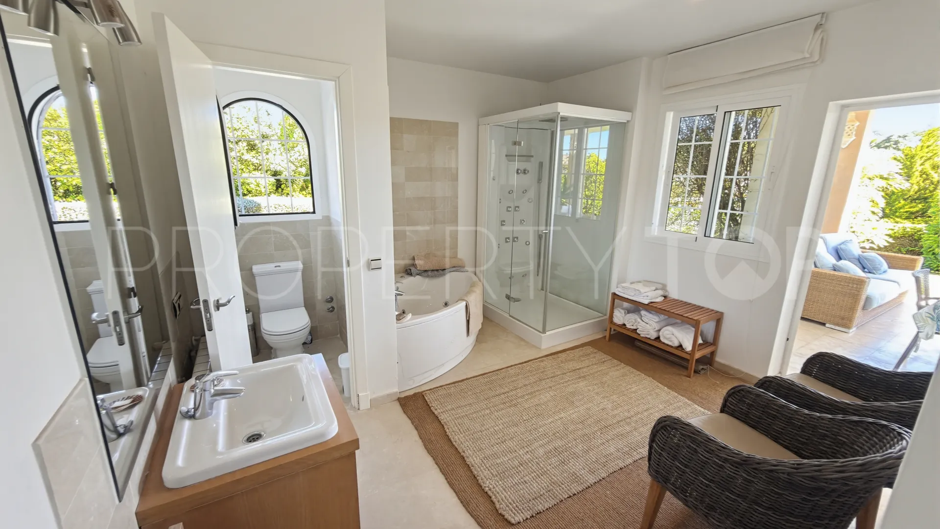 For sale villa in Sotogrande Alto with 7 bedrooms