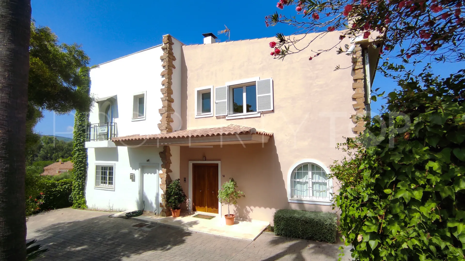 For sale villa in Sotogrande Alto with 7 bedrooms