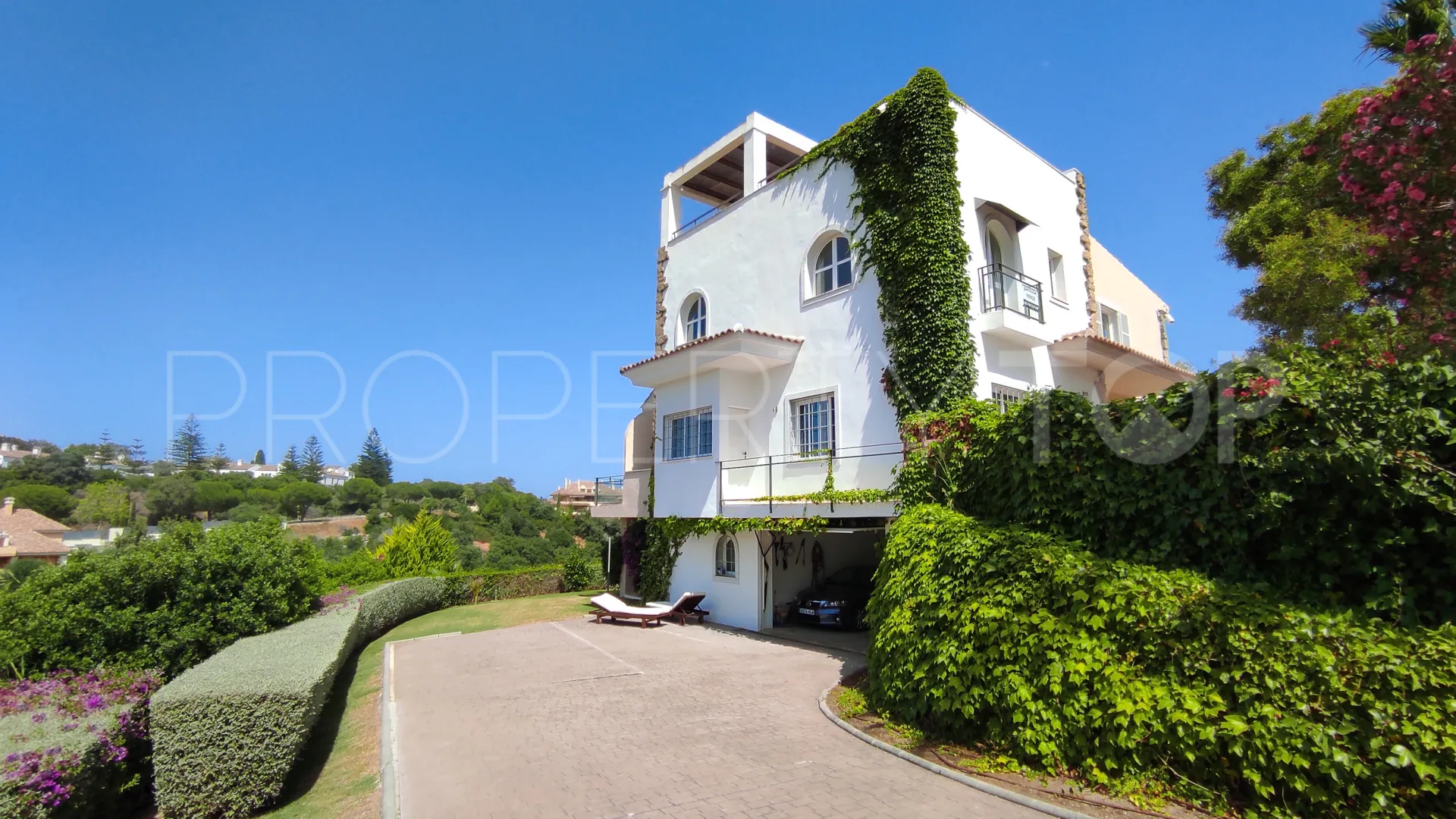 For sale villa in Sotogrande Alto with 7 bedrooms