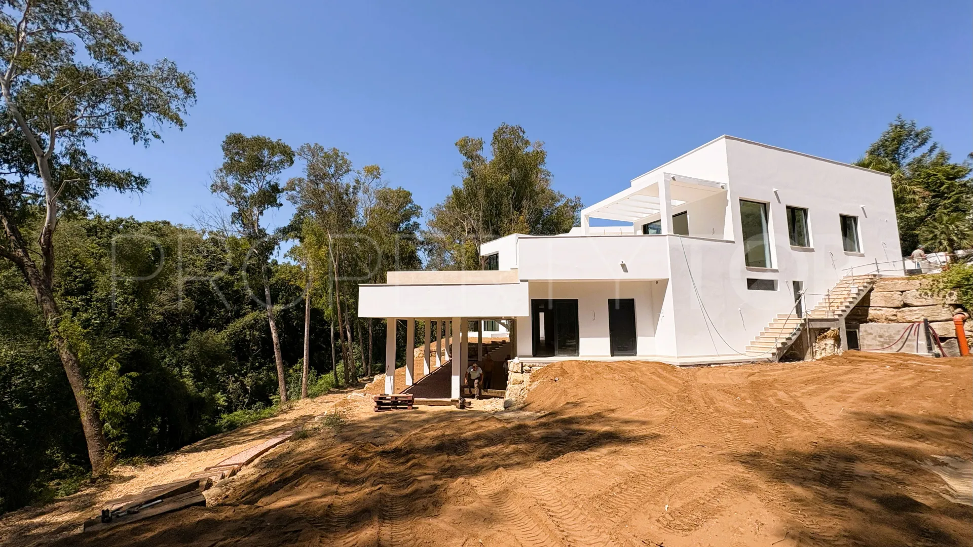 Comprar villa en Zona F con 5 dormitorios