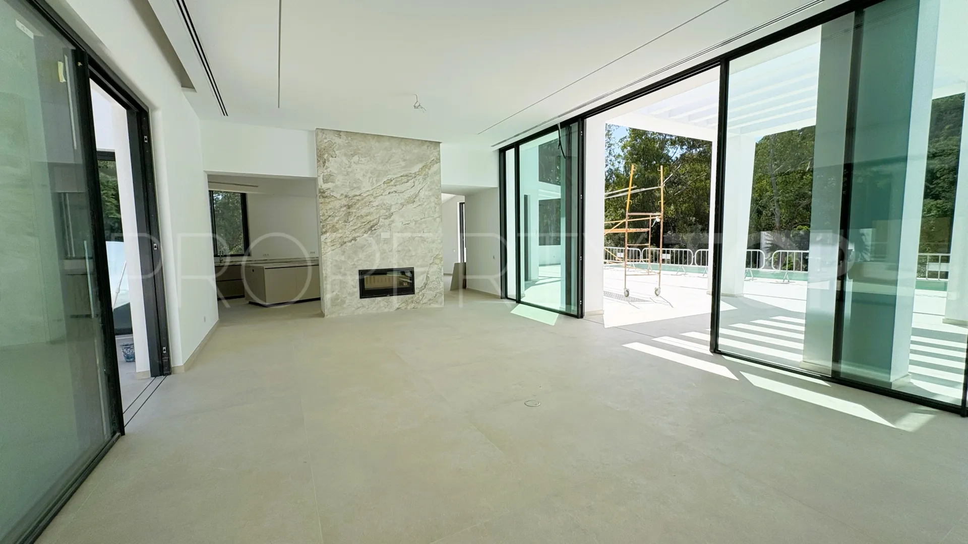 Comprar villa en Zona F con 5 dormitorios
