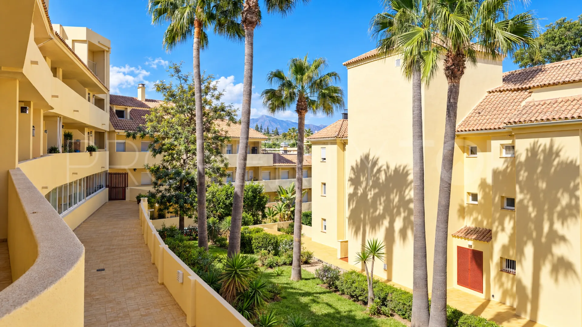 2 bedrooms apartment for sale in La Duquesa