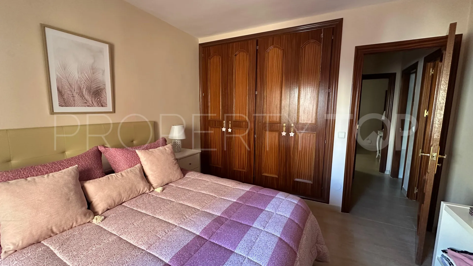 Se vende apartamento en Estepona con 3 dormitorios