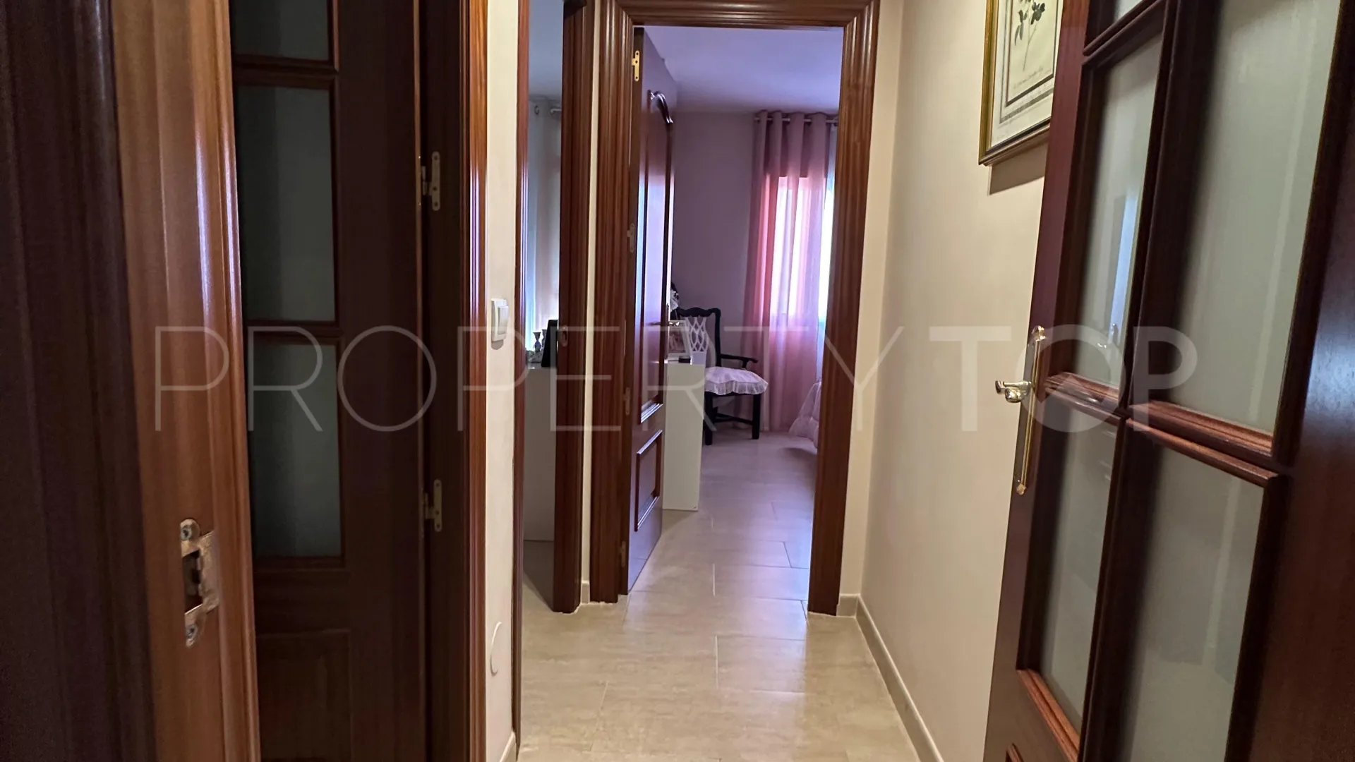 Se vende apartamento en Estepona con 3 dormitorios