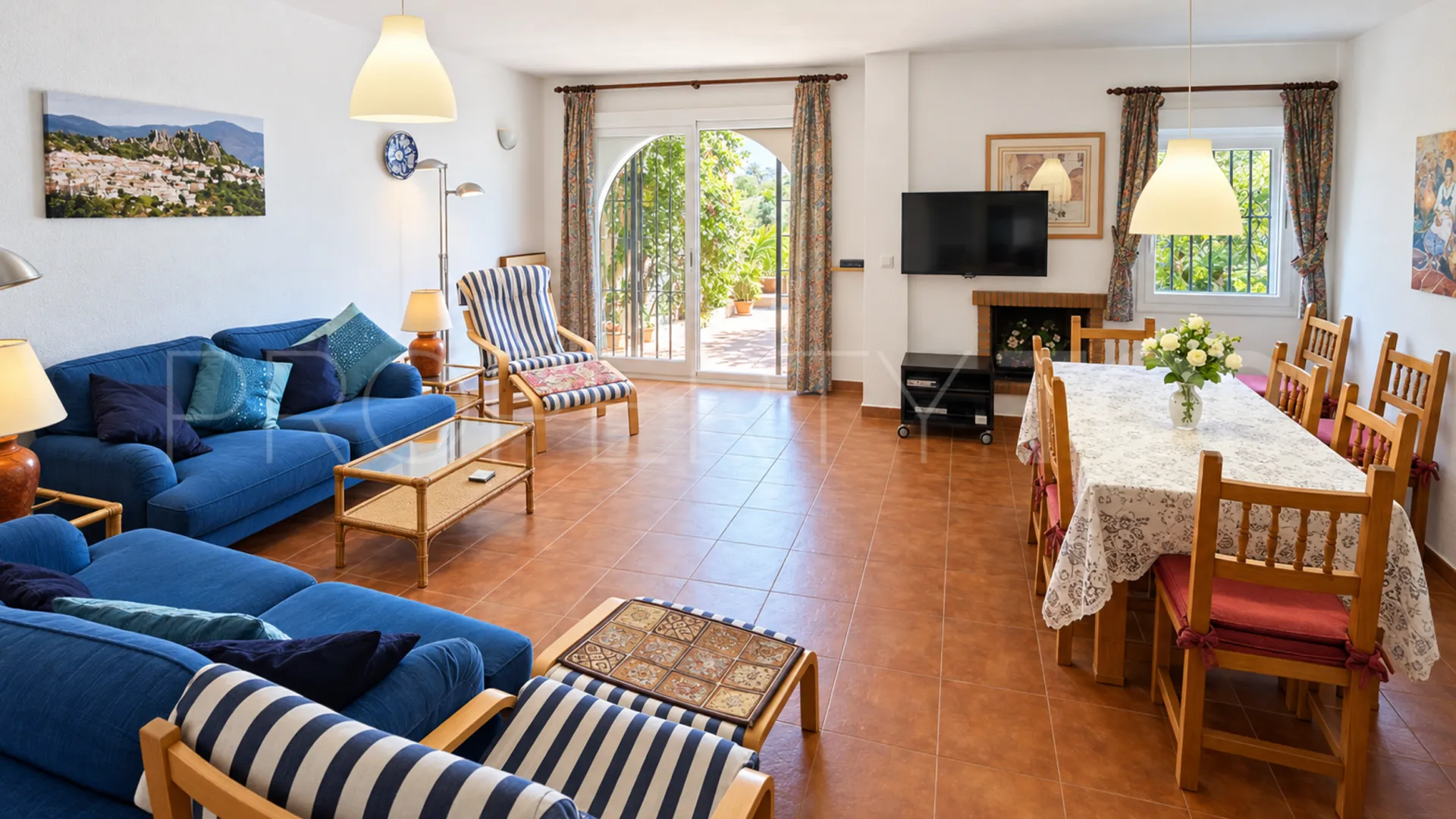 Adosado con 4 dormitorios en venta en Marina de Casares
