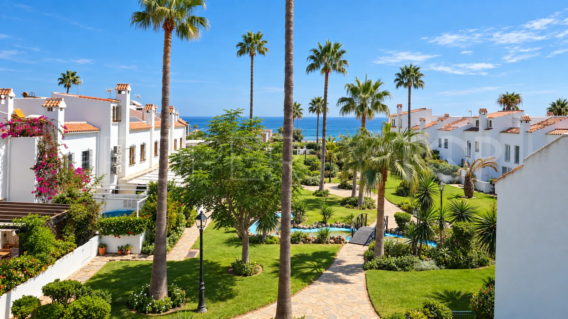 Adosado con 4 dormitorios en venta en Marina de Casares