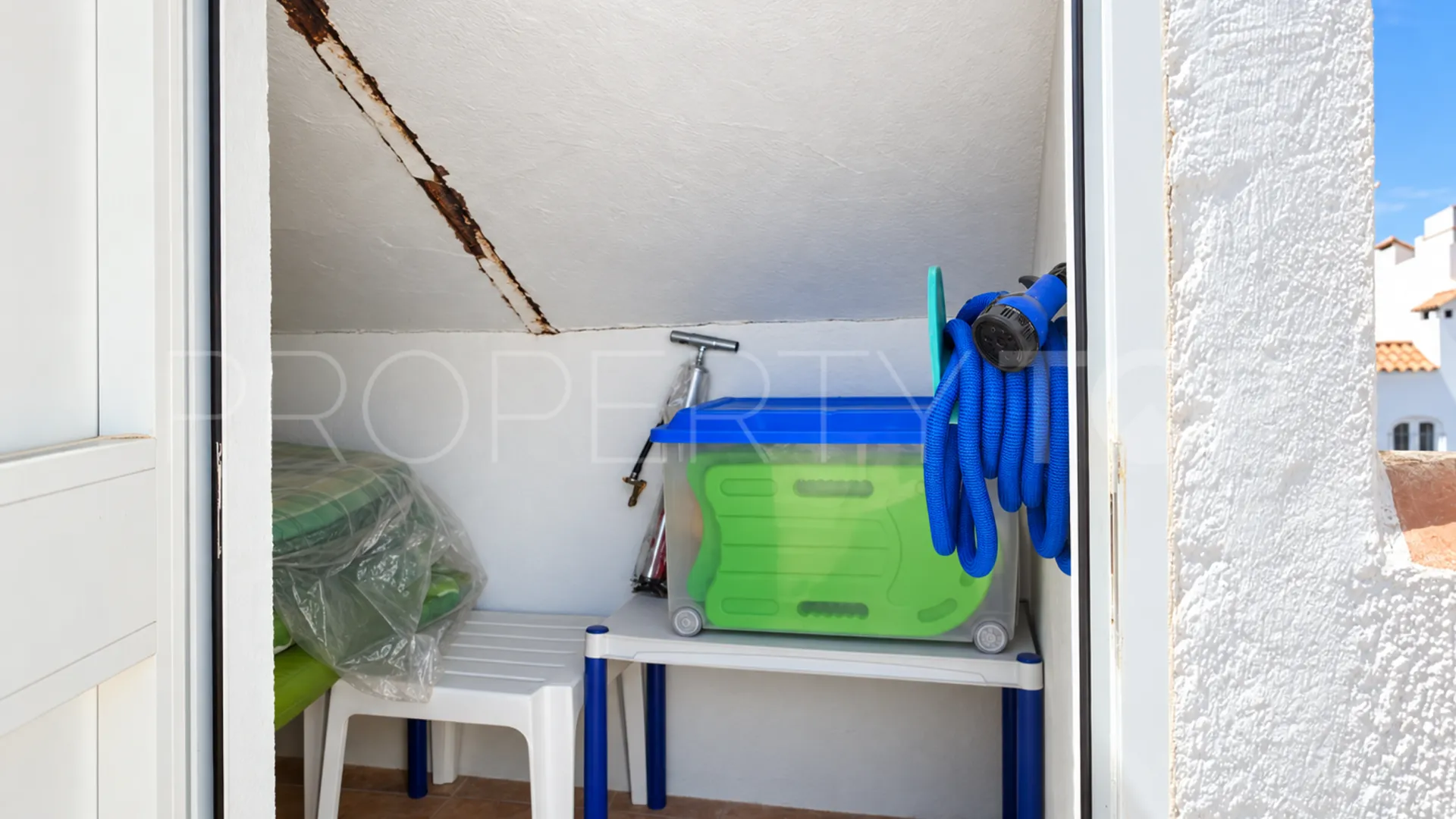 Adosado con 4 dormitorios en venta en Marina de Casares