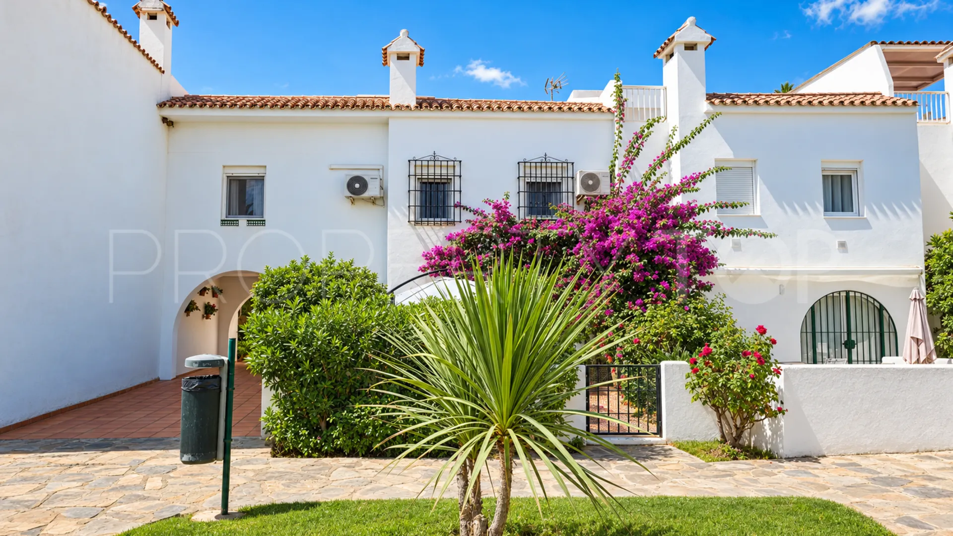 Adosado con 4 dormitorios en venta en Marina de Casares
