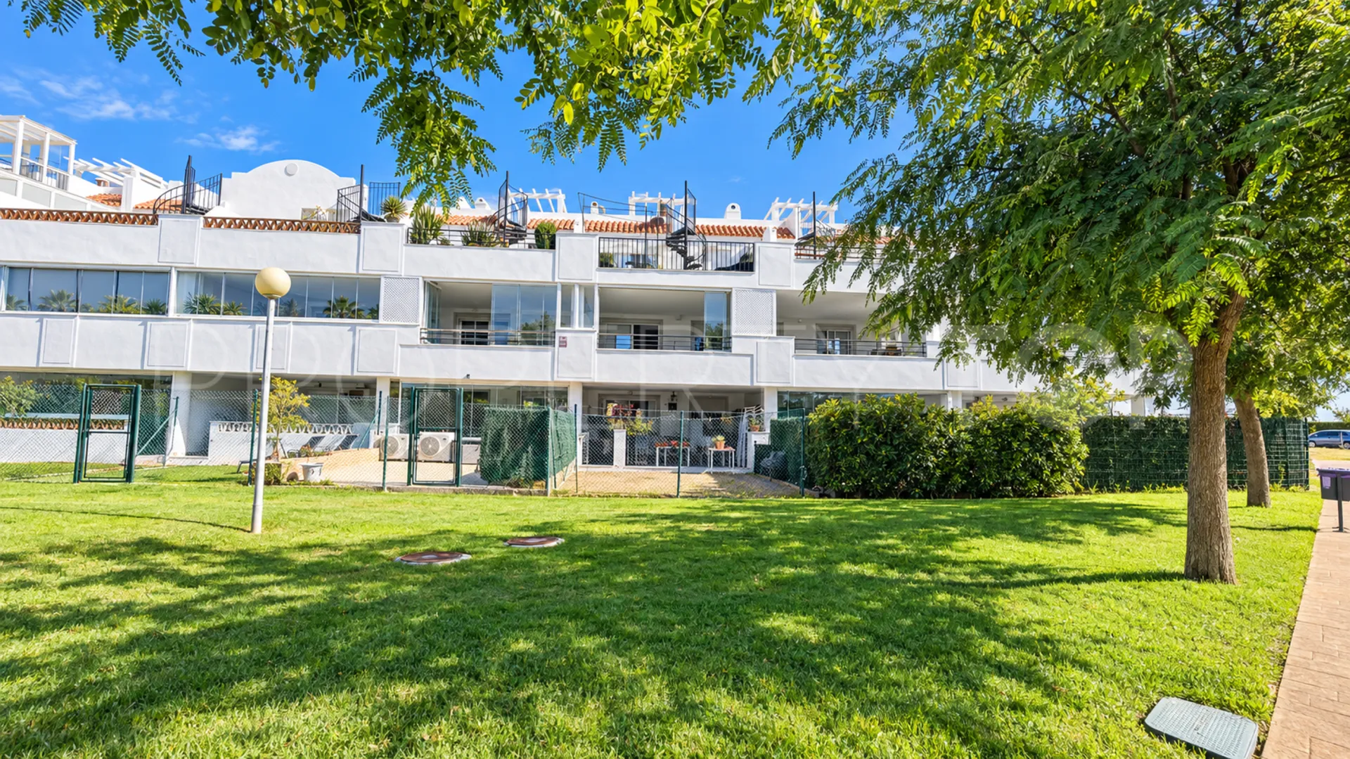 Casares Playa, apartamento planta baja de 2 dormitorios en venta