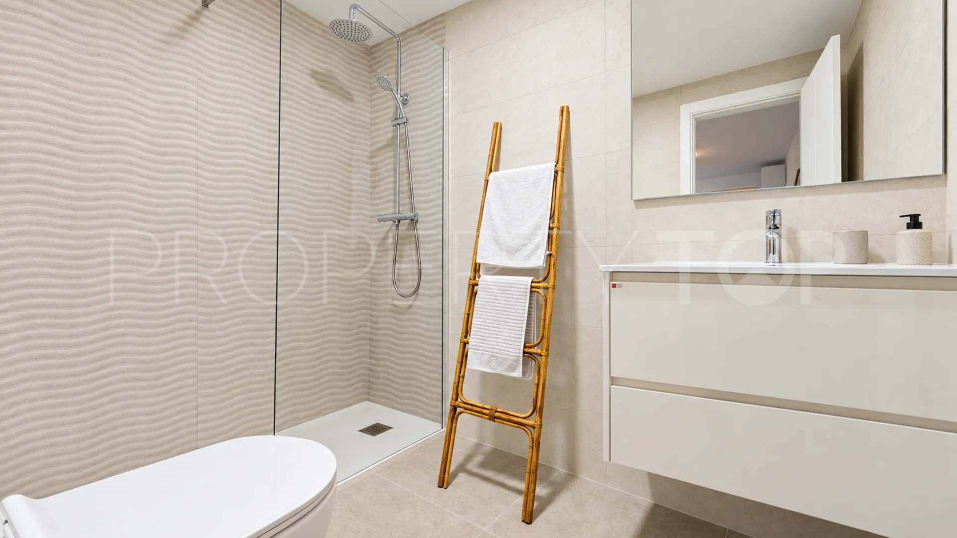 Casares Playa, apartamento planta baja de 2 dormitorios en venta