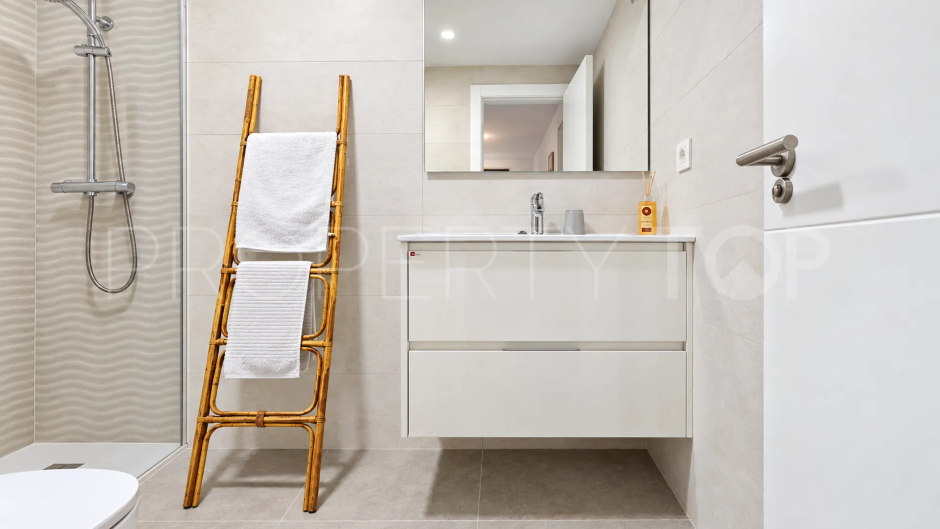 Casares Playa, apartamento planta baja de 2 dormitorios en venta