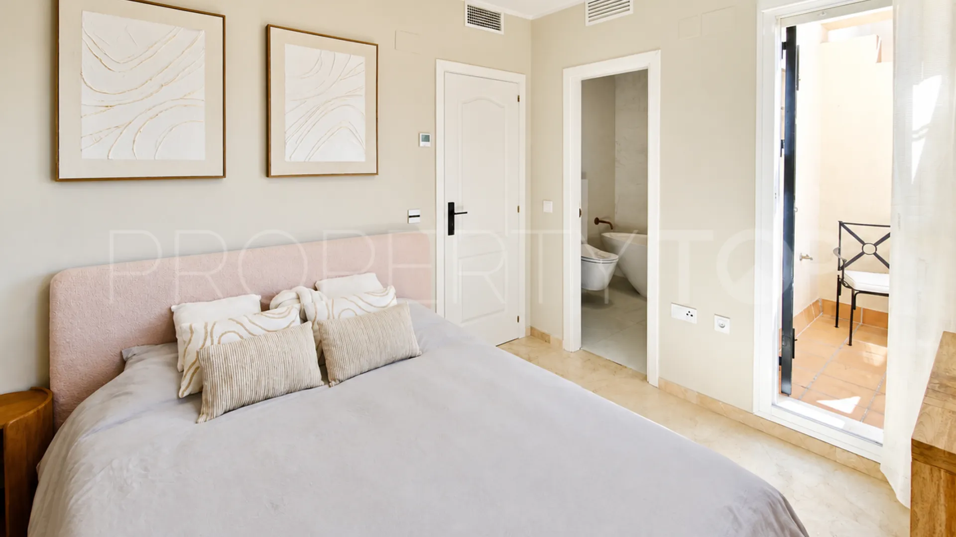 Pareado con 3 dormitorios en venta en La Duquesa Golf