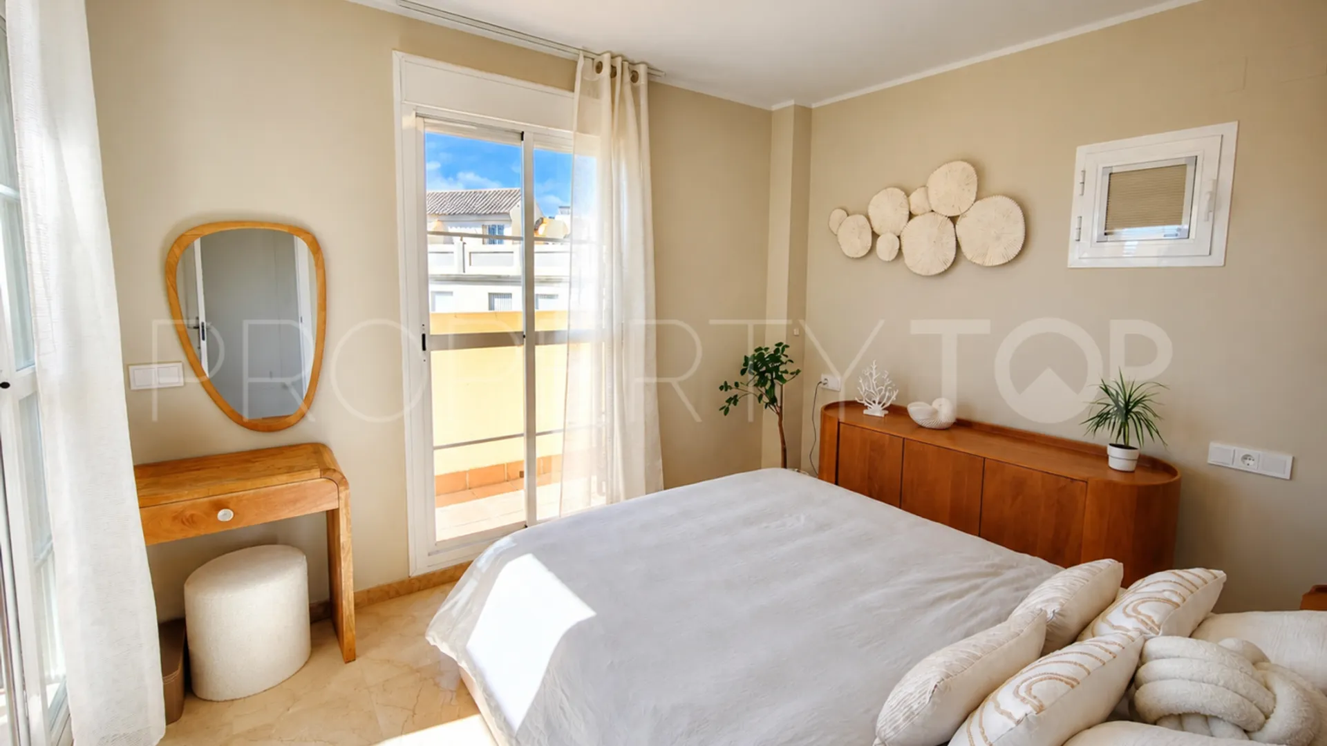 Pareado con 3 dormitorios en venta en La Duquesa Golf
