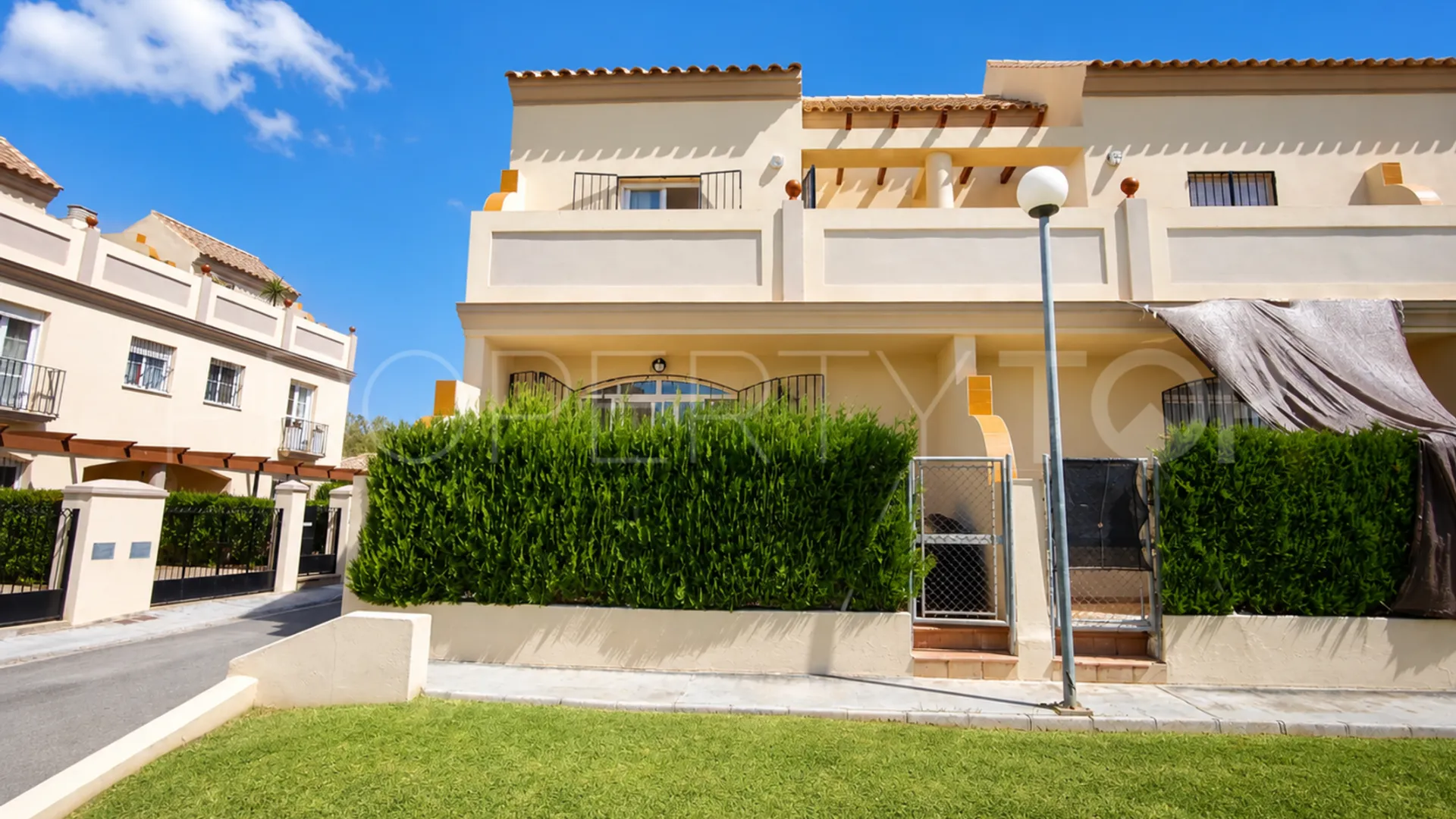 Pareado con 3 dormitorios en venta en La Duquesa Golf