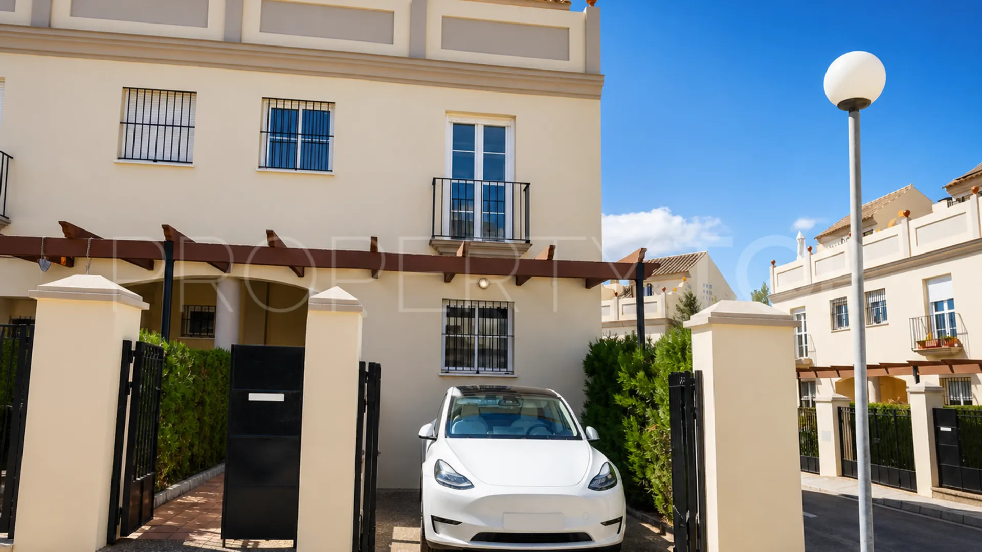 Pareado con 3 dormitorios en venta en La Duquesa Golf