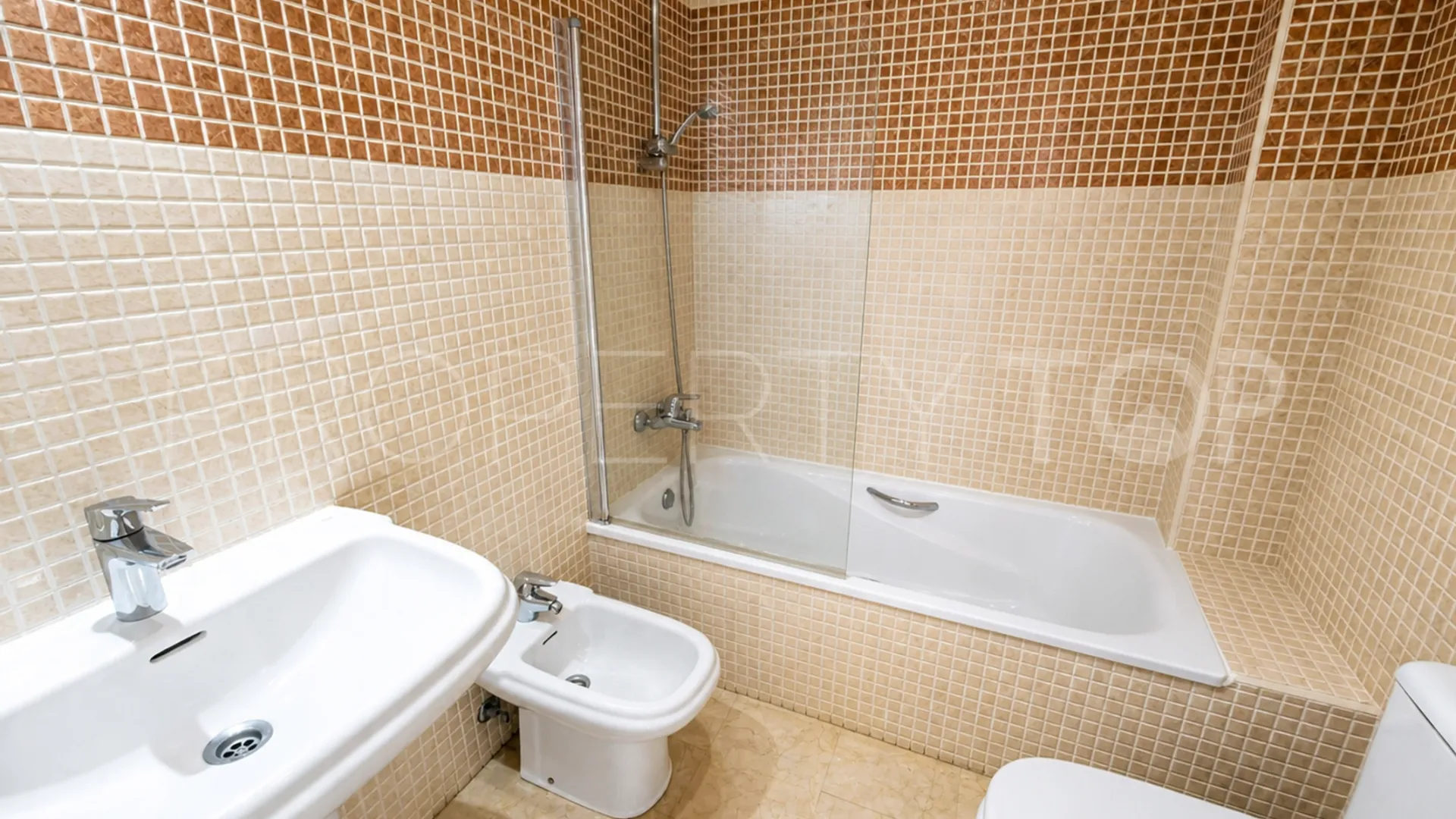 Apartamento planta baja a la venta con 2 dormitorios en San Pedro de Alcantara