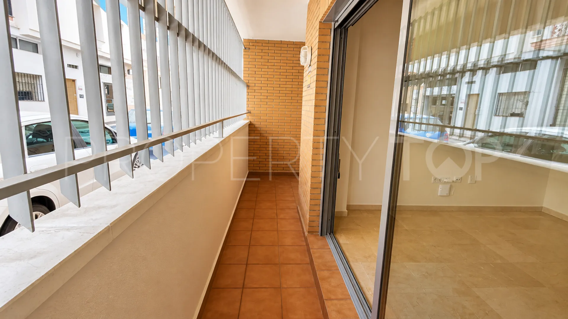 Apartamento planta baja a la venta con 2 dormitorios en San Pedro de Alcantara