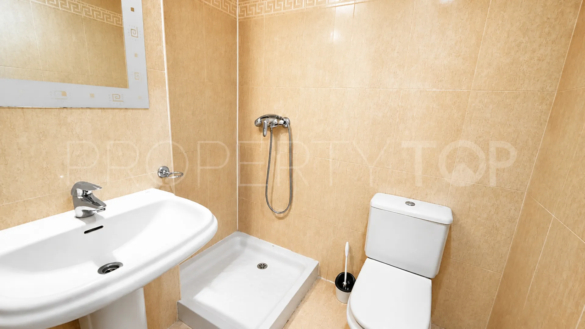 Apartamento planta baja a la venta con 2 dormitorios en San Pedro de Alcantara