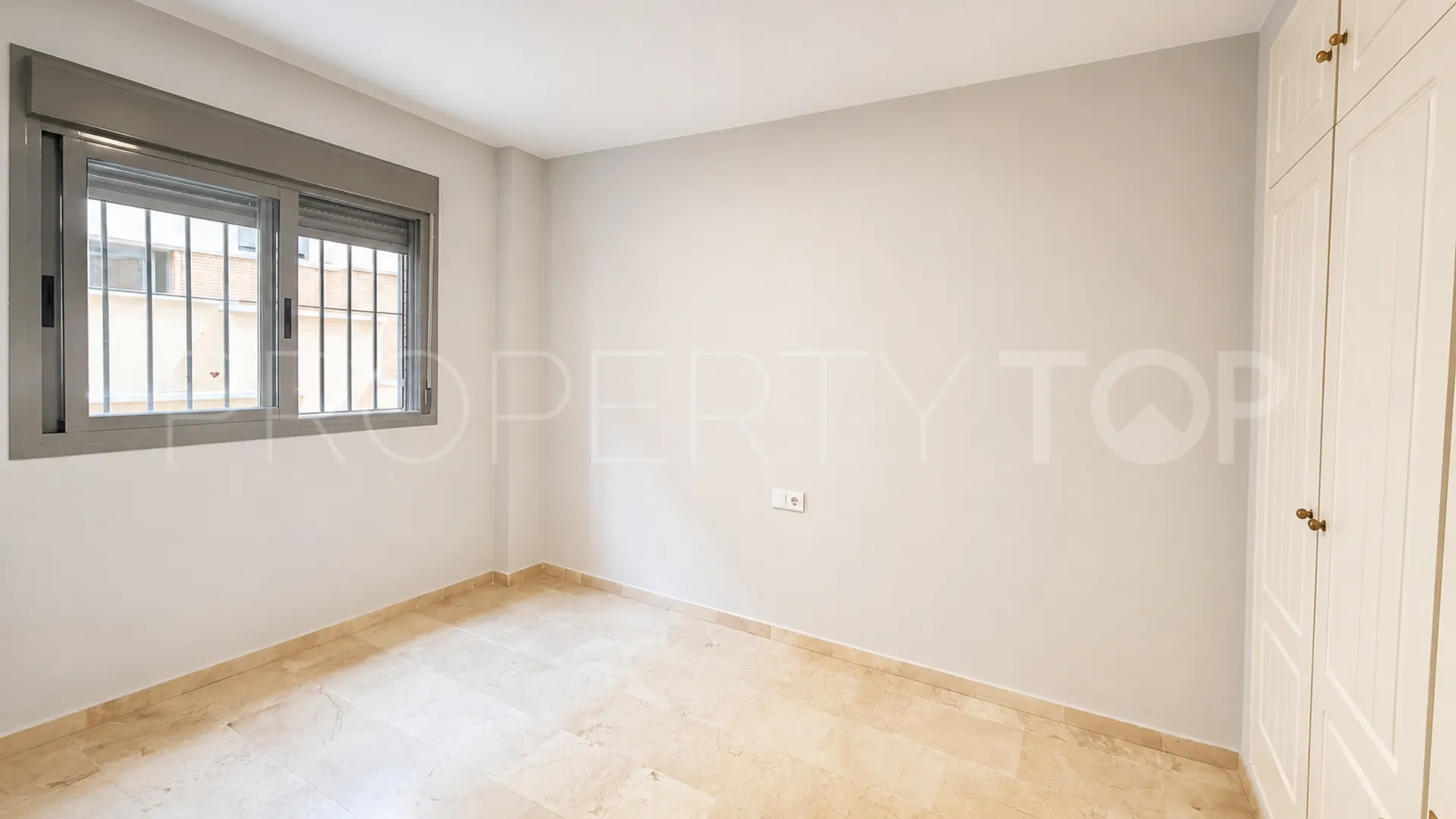 Apartamento planta baja a la venta con 2 dormitorios en San Pedro de Alcantara