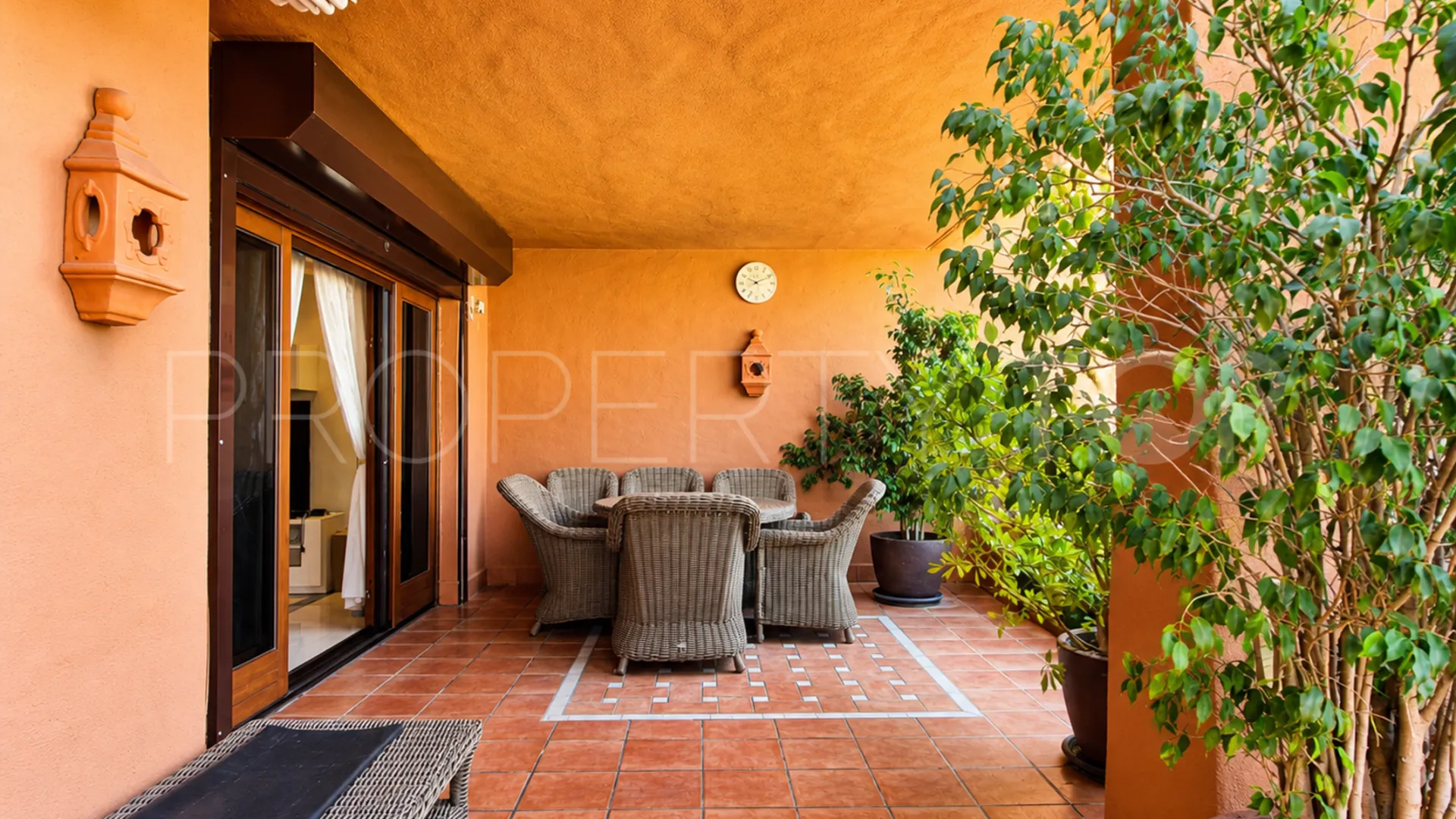 Apartamento en venta de 3 dormitorios en Estepona