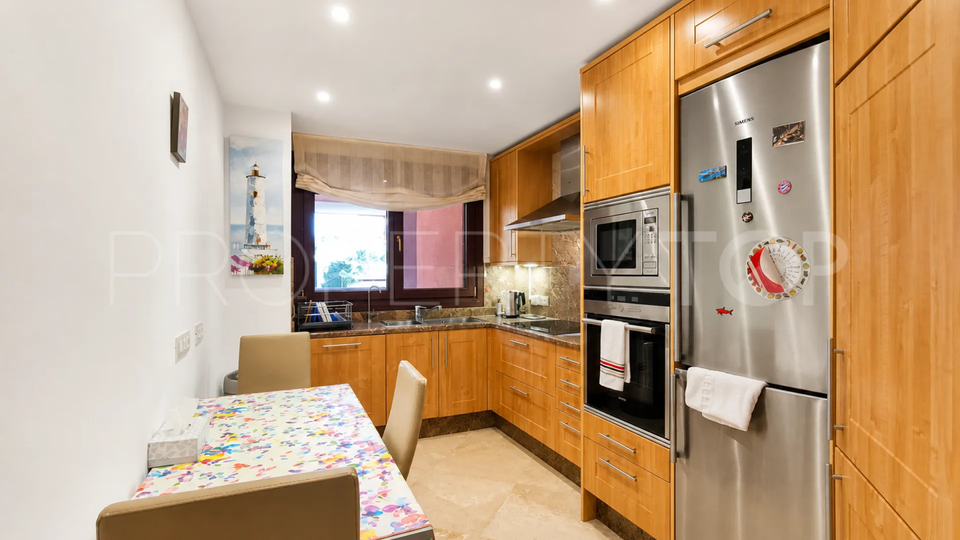 Apartamento en venta de 3 dormitorios en Estepona