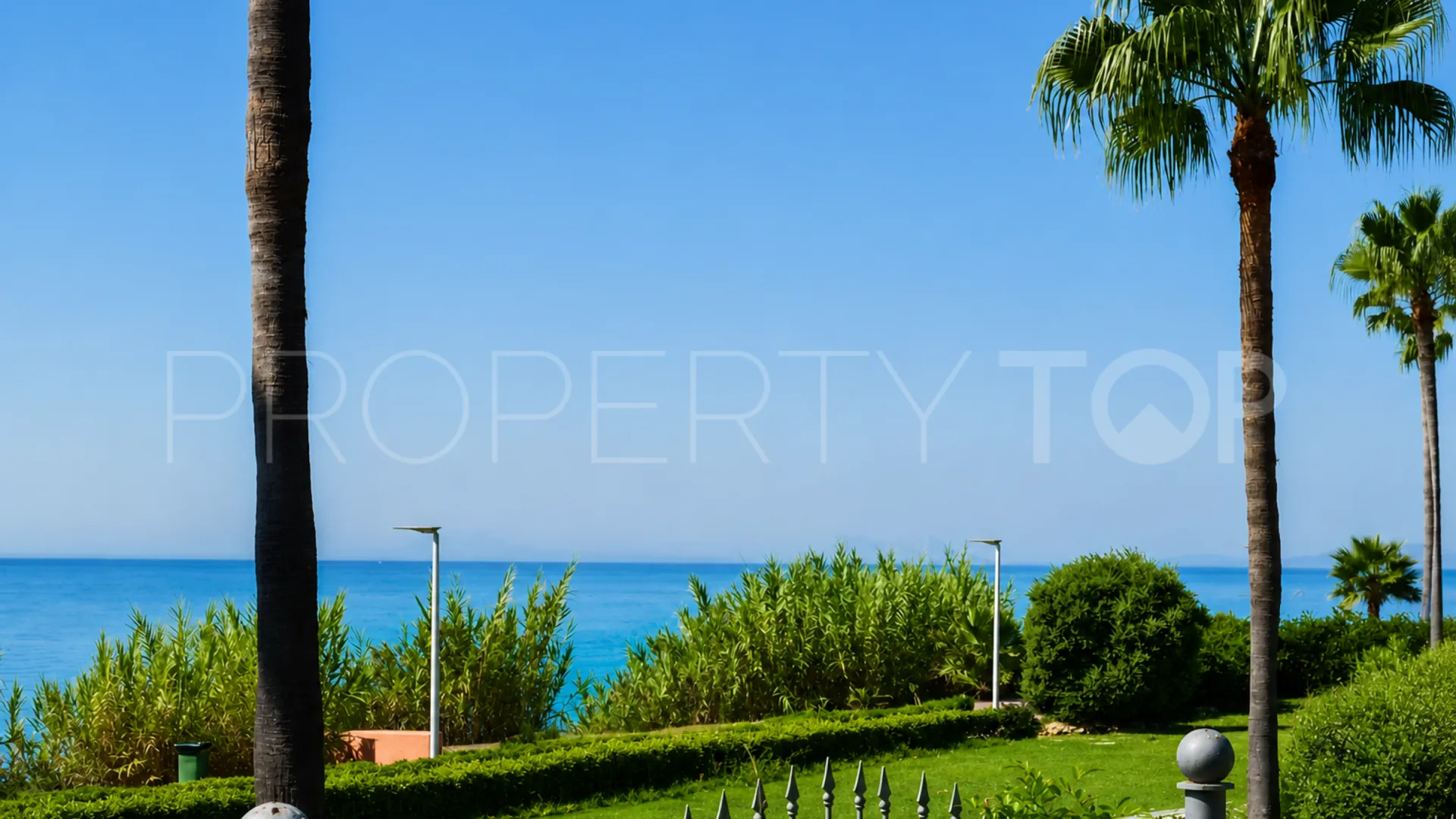 Comprar apartamento en Estepona con 3 dormitorios